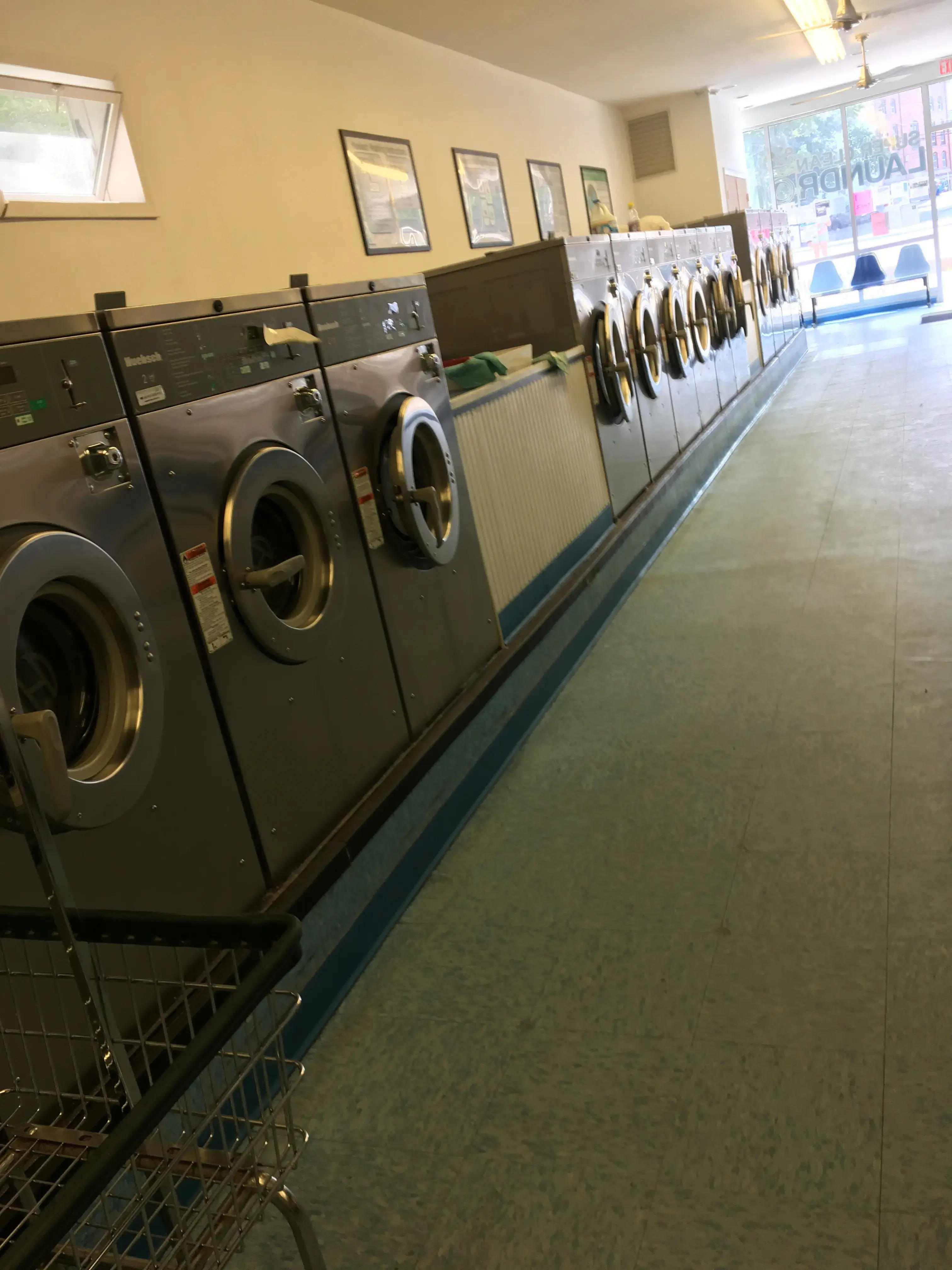 Super Clean Laundromat thumbnail 9