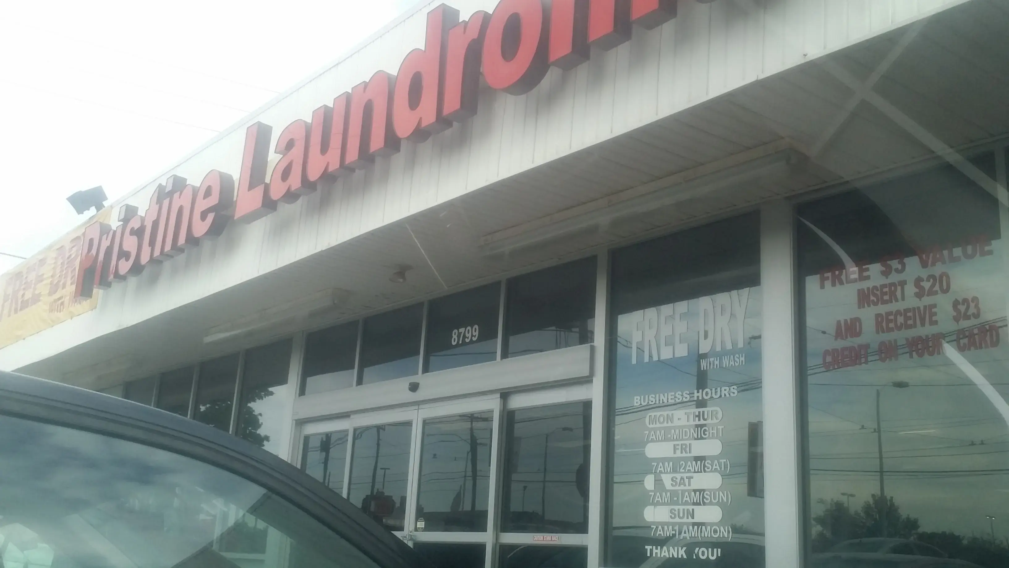 Super Clean Laundromat Plus - Image 4