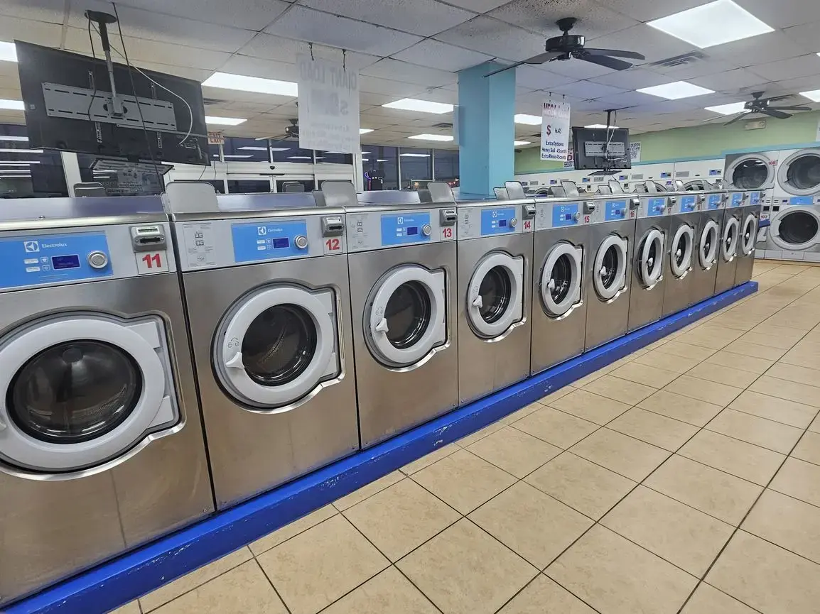 Super Clean Laundromat Plus thumbnail 2