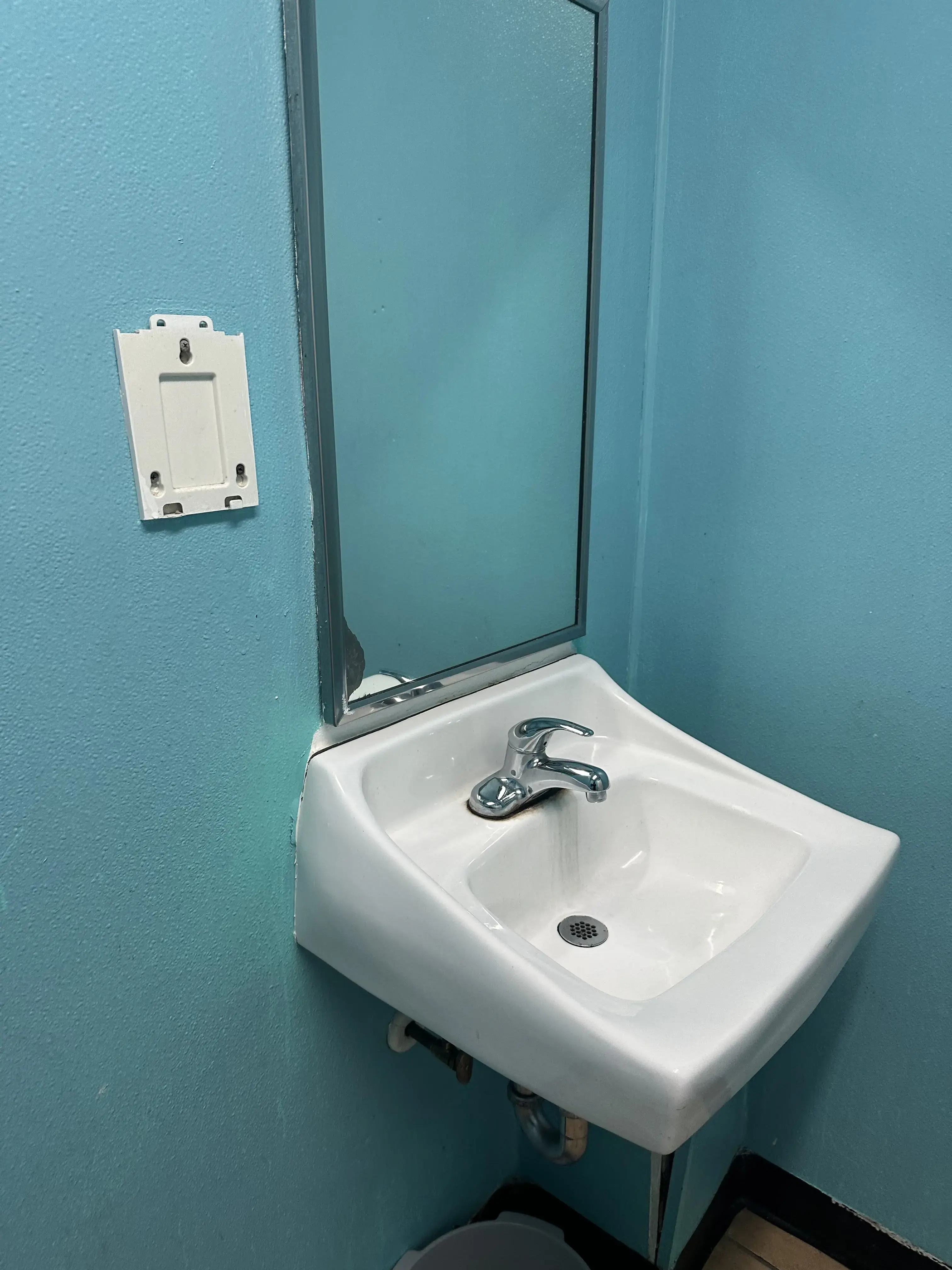 Super Clean Laundromat Plus - Image 16