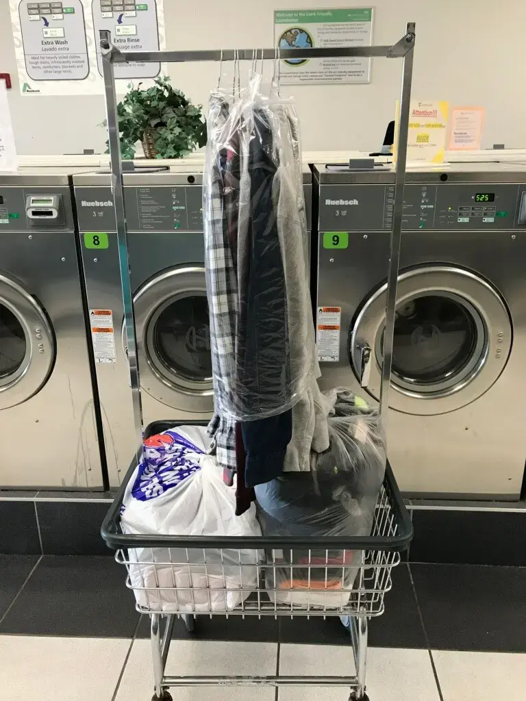 Super Clean Laundromat - Image 13
