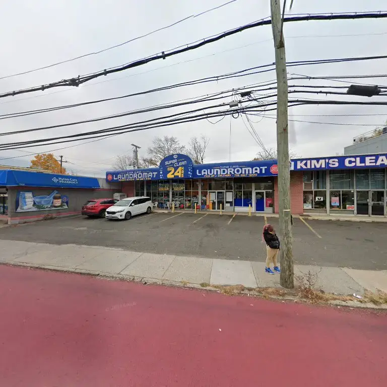 SUPER CLEAN Laundromat thumbnail 4