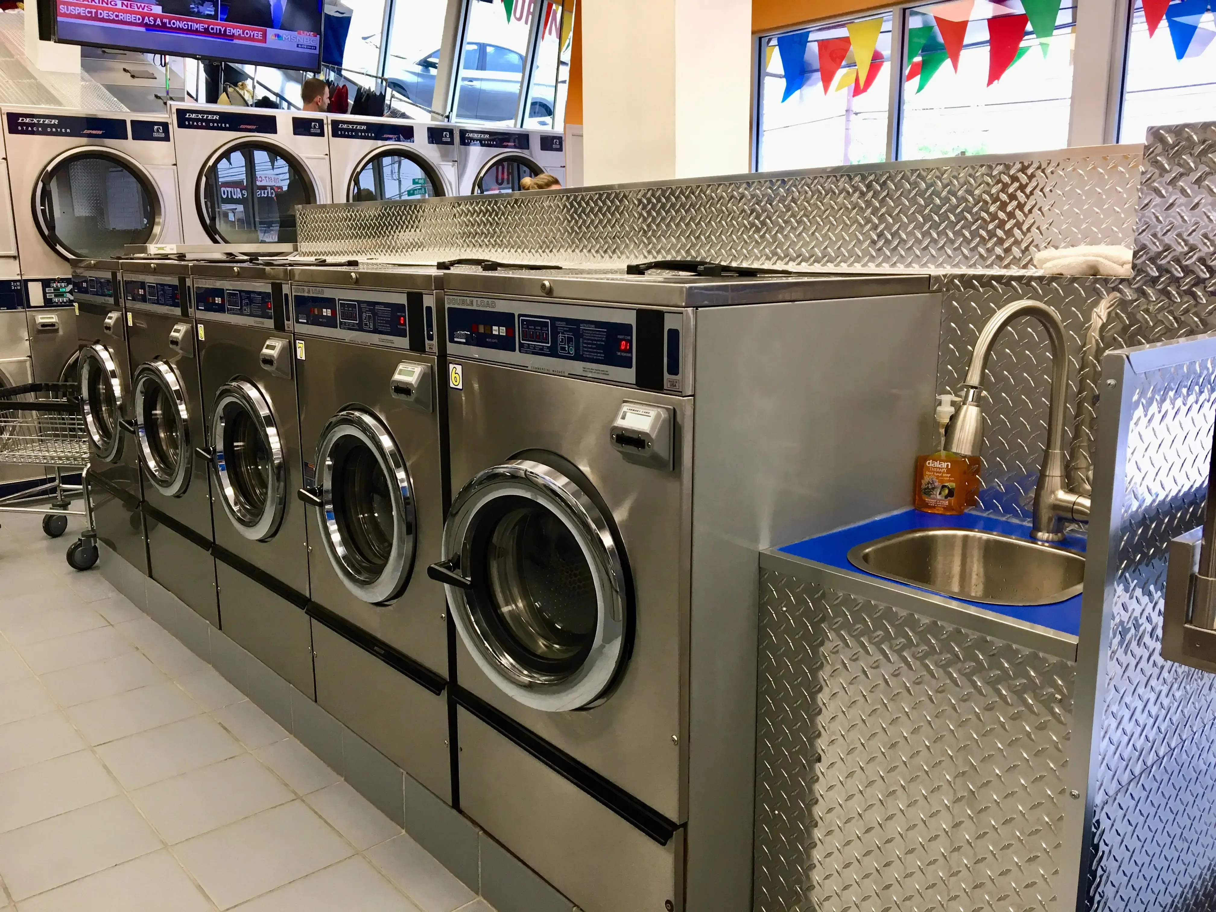 SUPER CLEAN Laundromat location