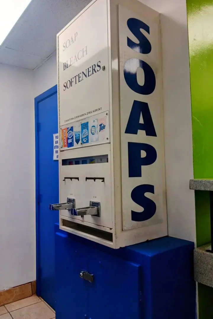 Super Clean Laundromats and Dry Cleaners thumbnail 10