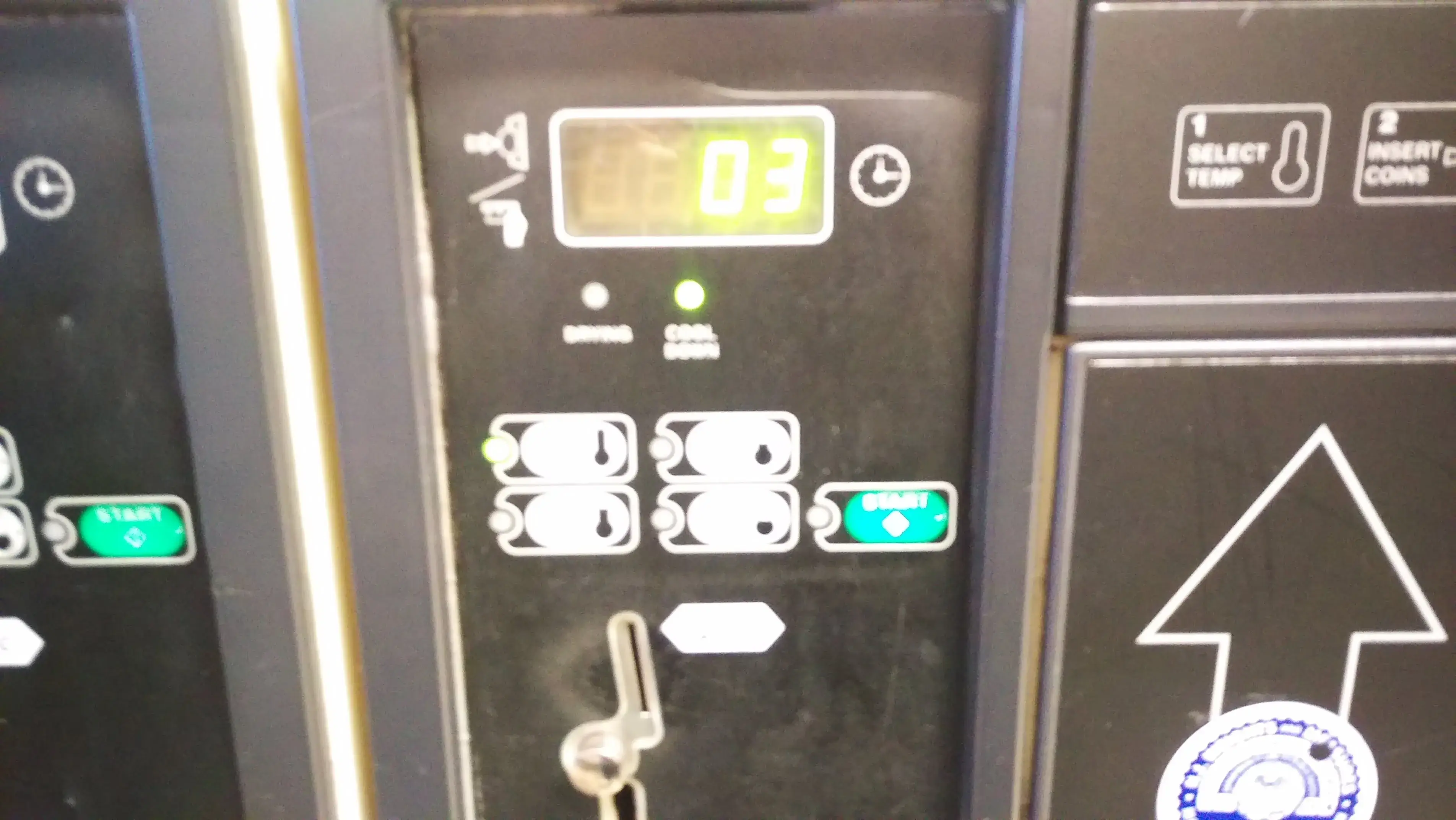 Super Clean Laundromats and Dry Cleaners thumbnail 4