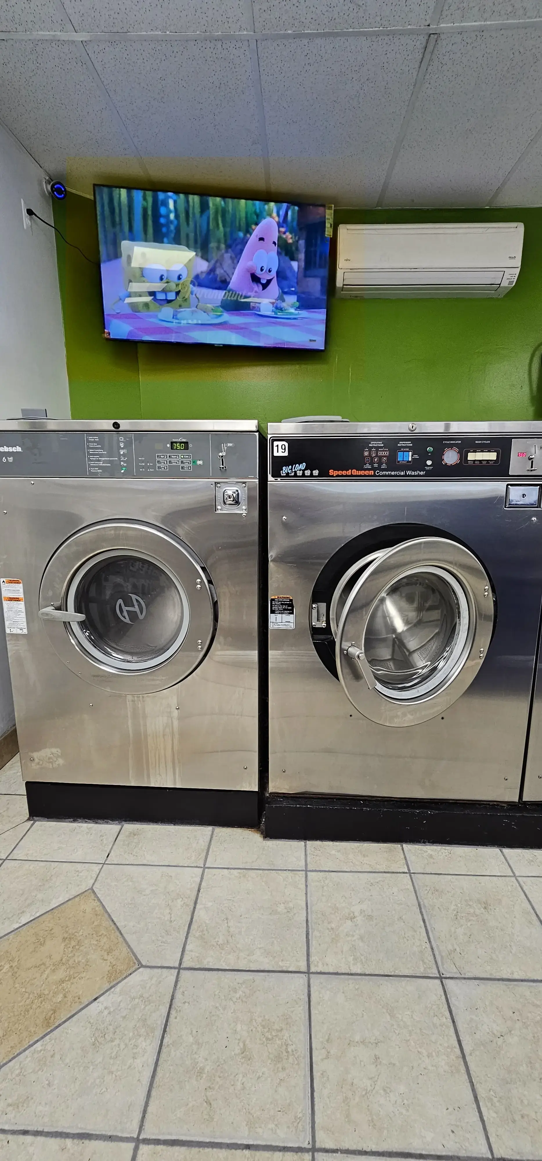Super Clean Laundromats and Dry Cleaners thumbnail 15