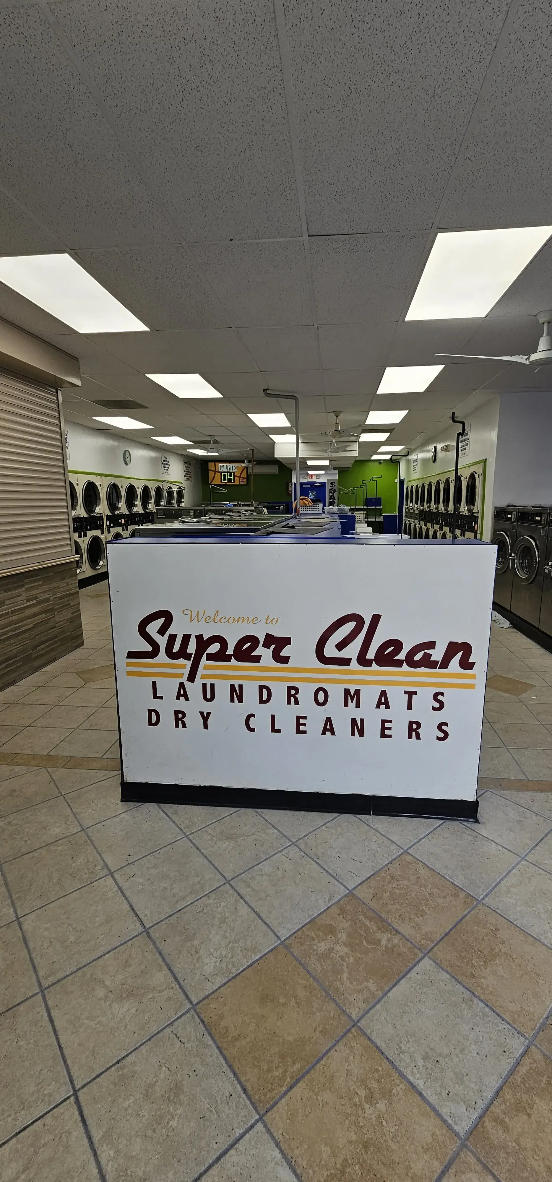 Super Clean Laundromats and Dry Cleaners - Image 1