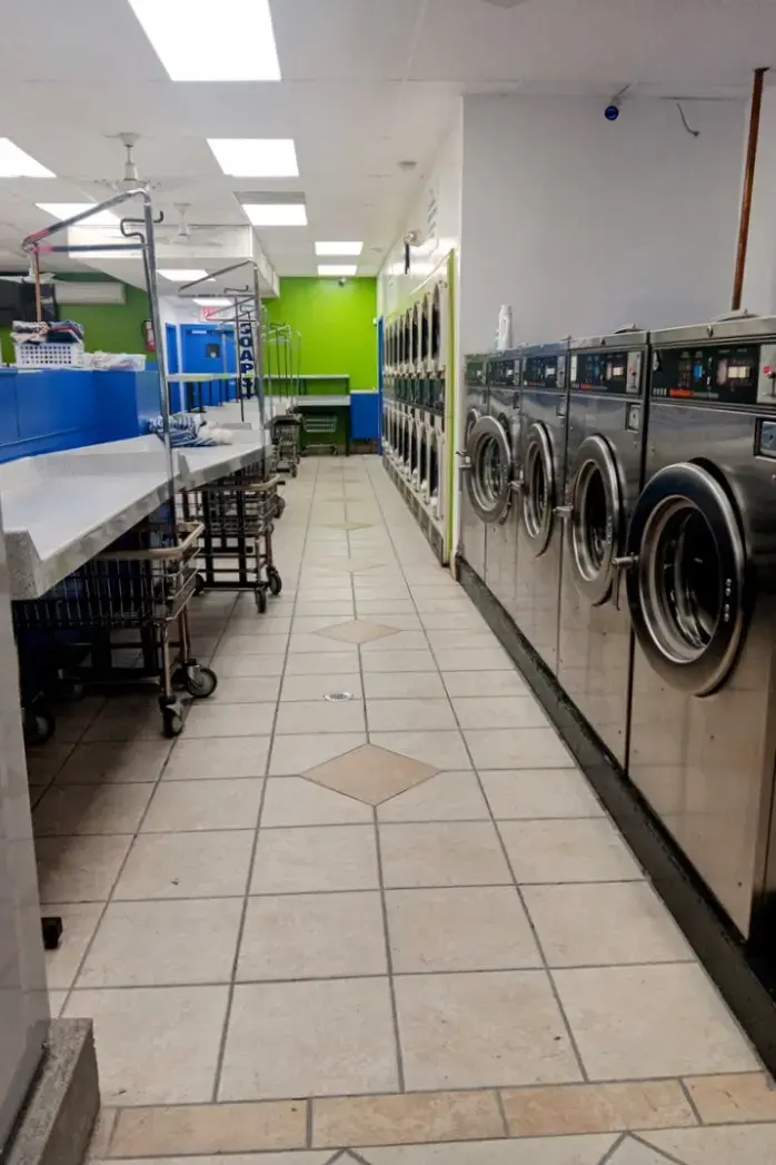 Super Clean Laundromats and Dry Cleaners thumbnail 18