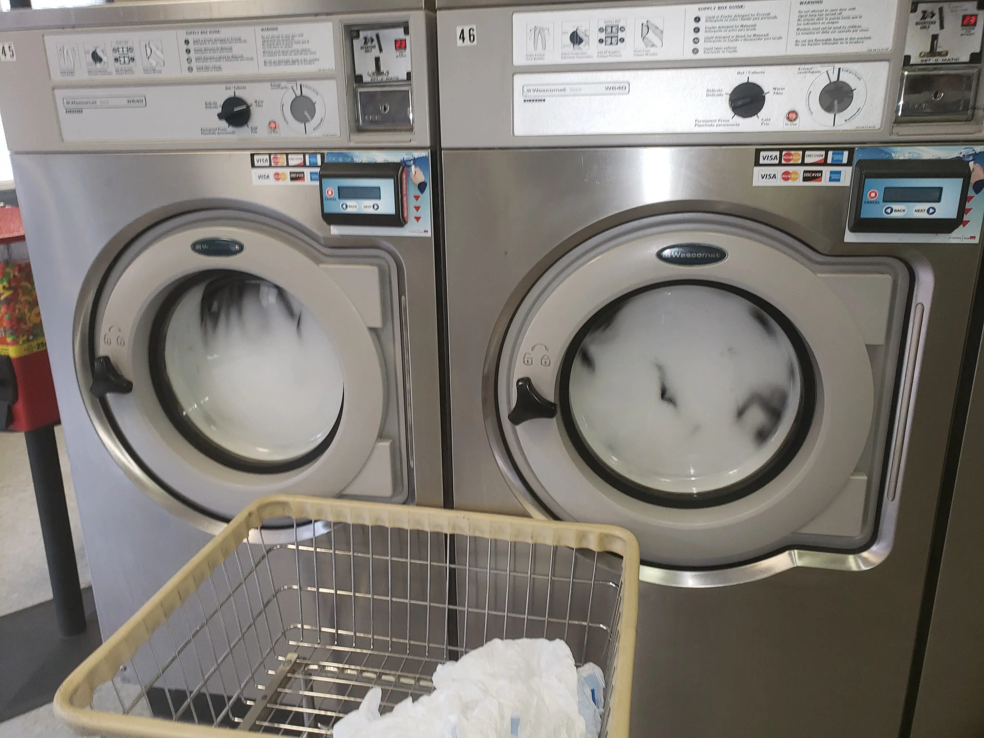 Super Clean Laundry & Car Wash thumbnail 15