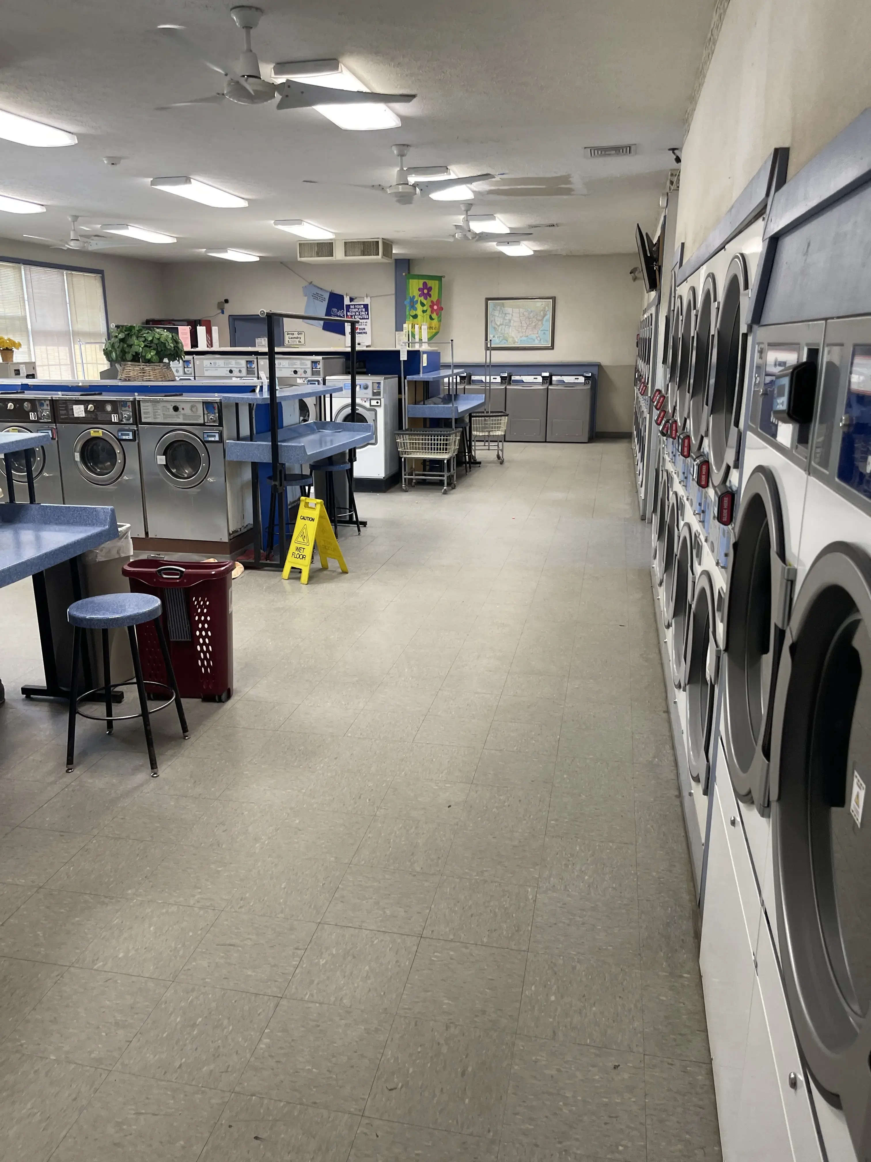 Super Clean Laundry & Car Wash thumbnail 2