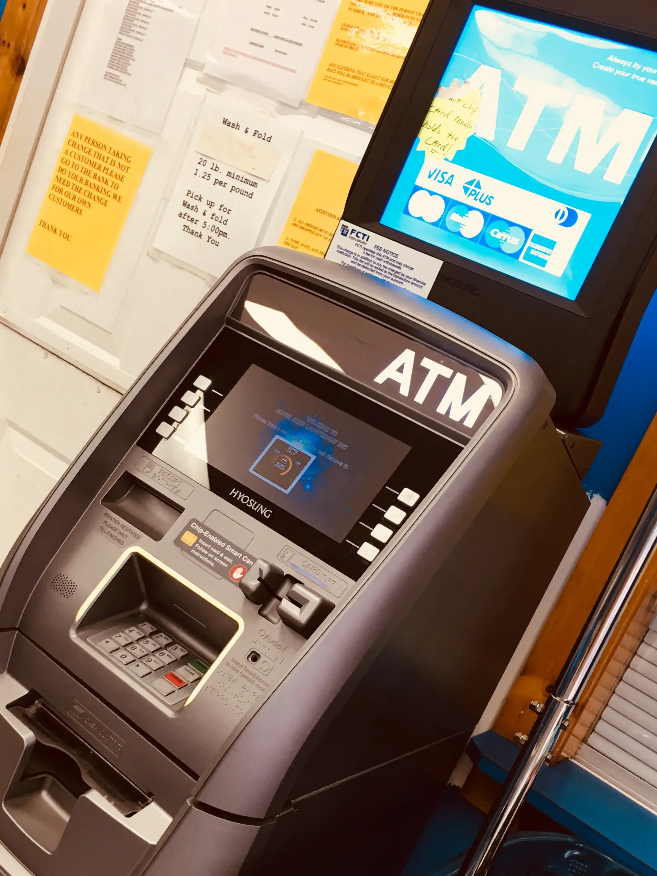 Super Duds Laundromat thumbnail 13