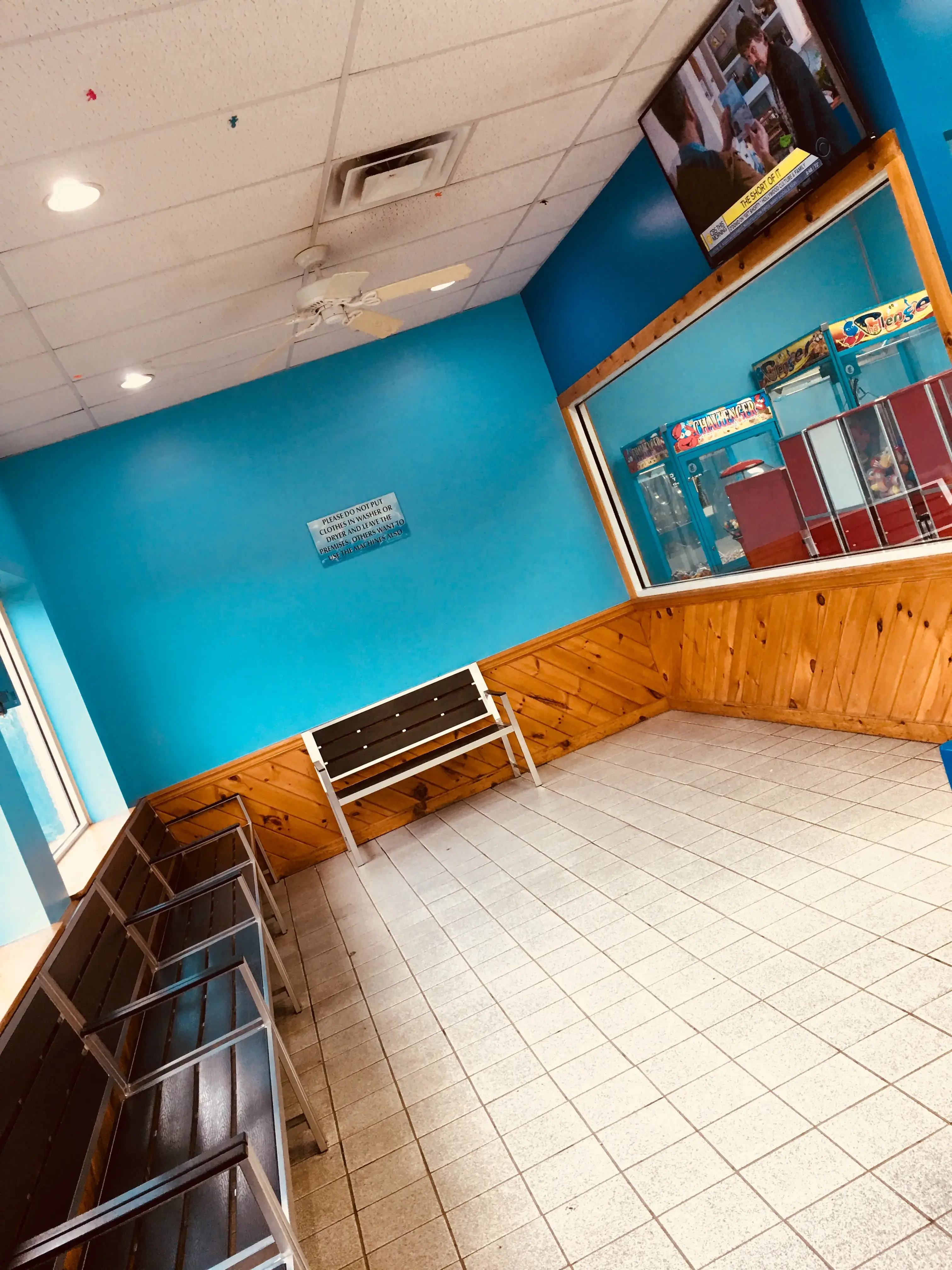 Super Duds Laundromat thumbnail 2