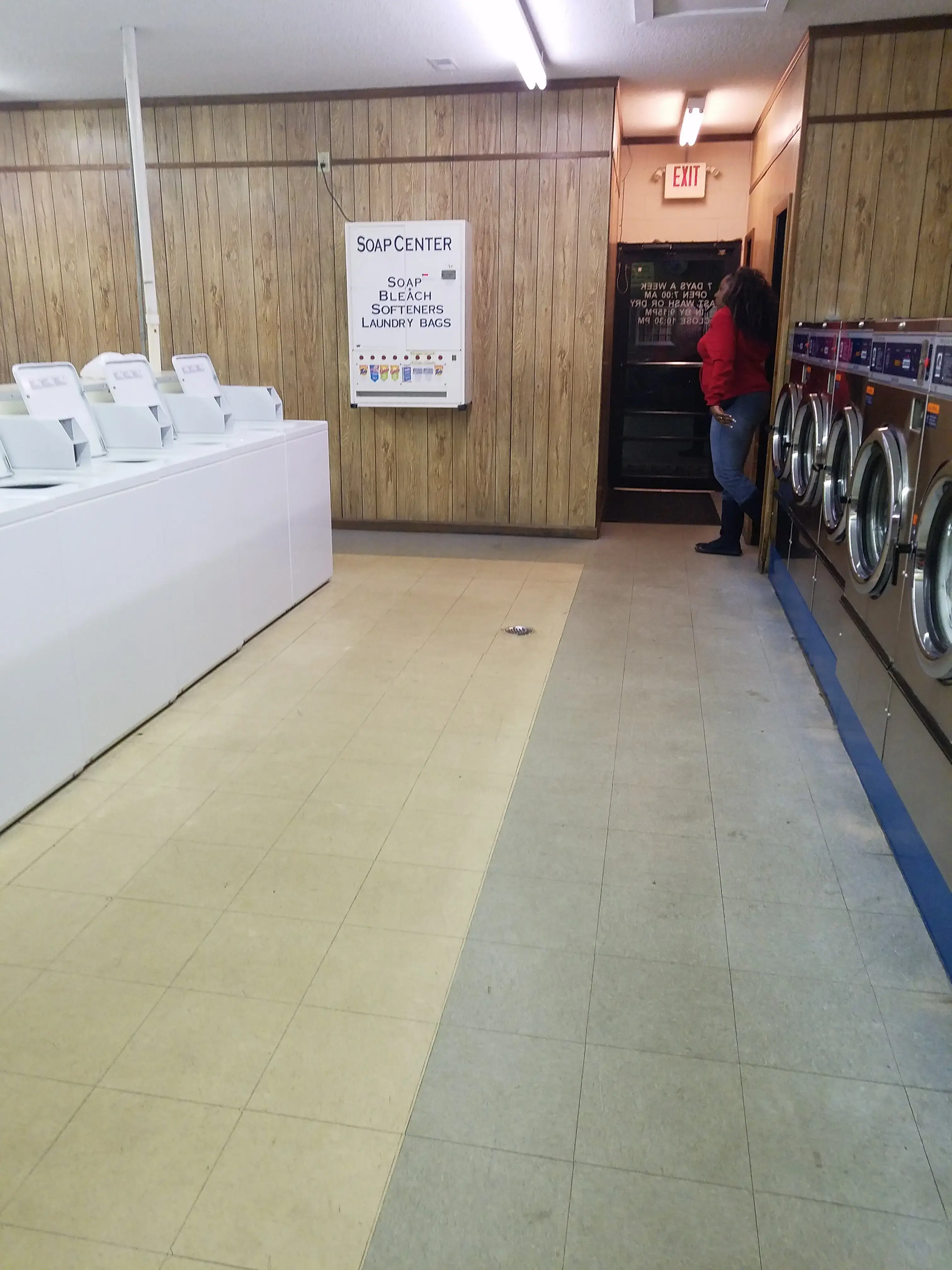 Super Kleen Laundromat - Image 11