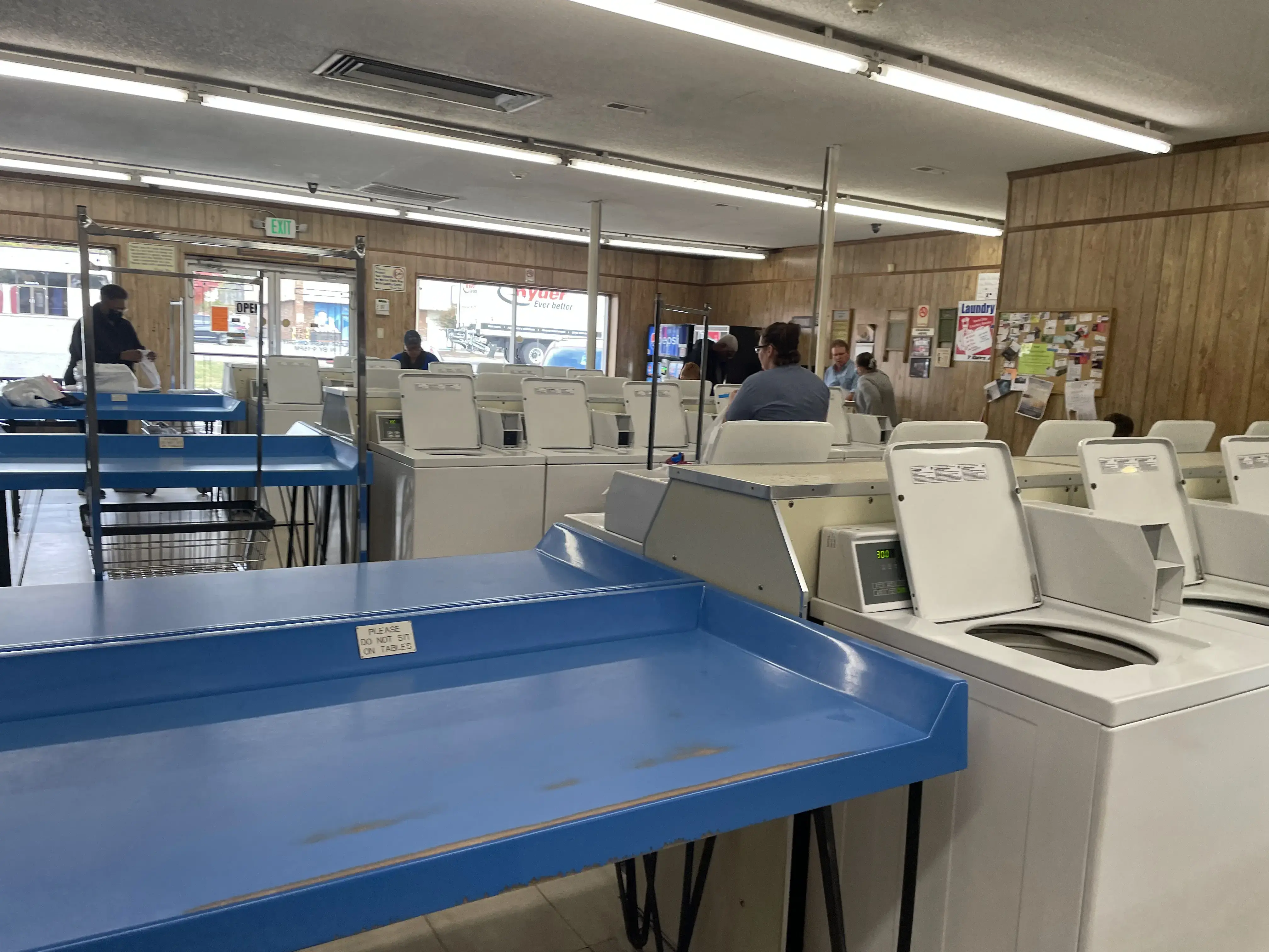 Super Kleen Laundromat - Image 4