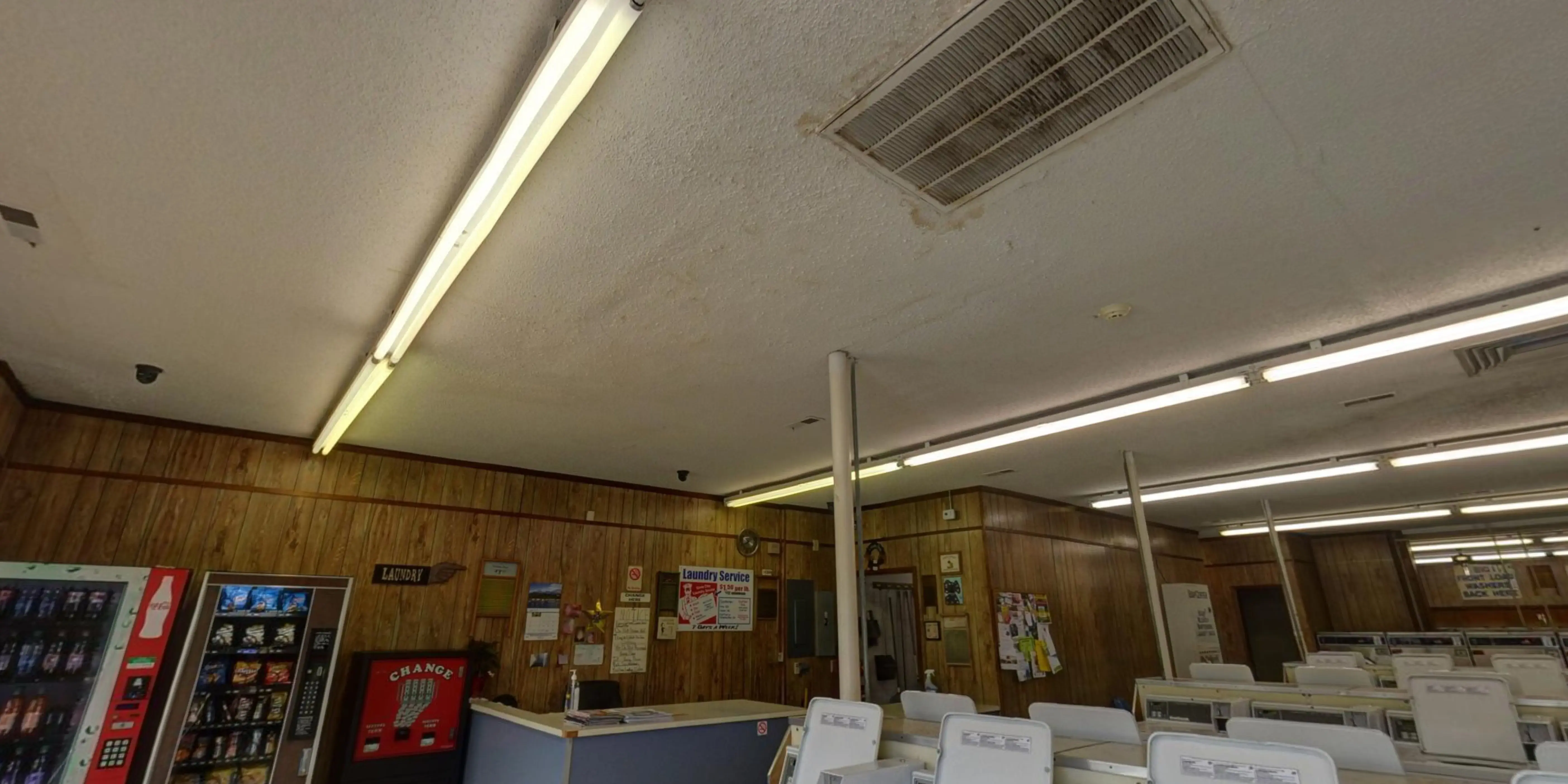 Super Kleen Laundromat - Image 14