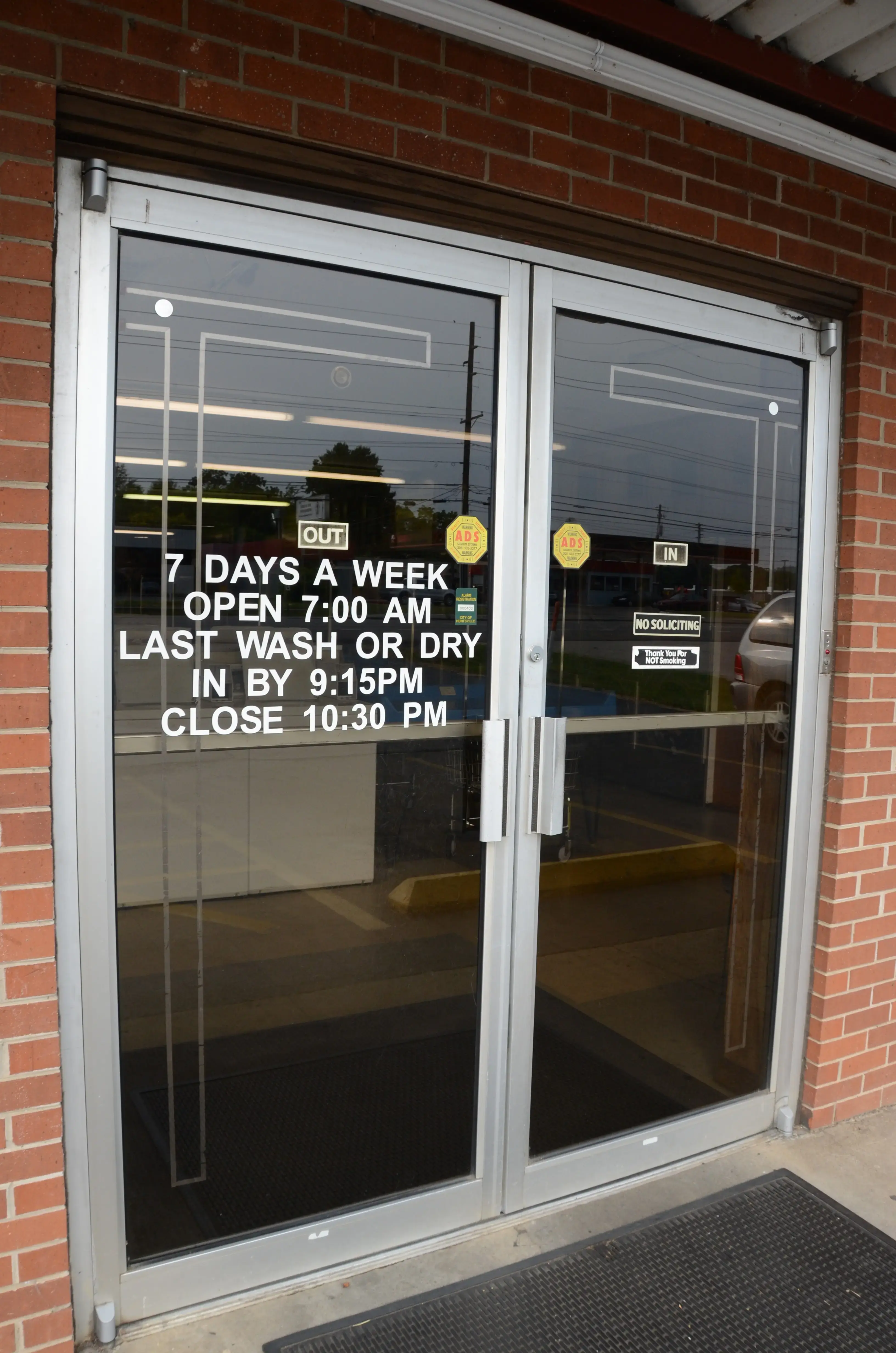 Super Kleen Laundromat - Image 17