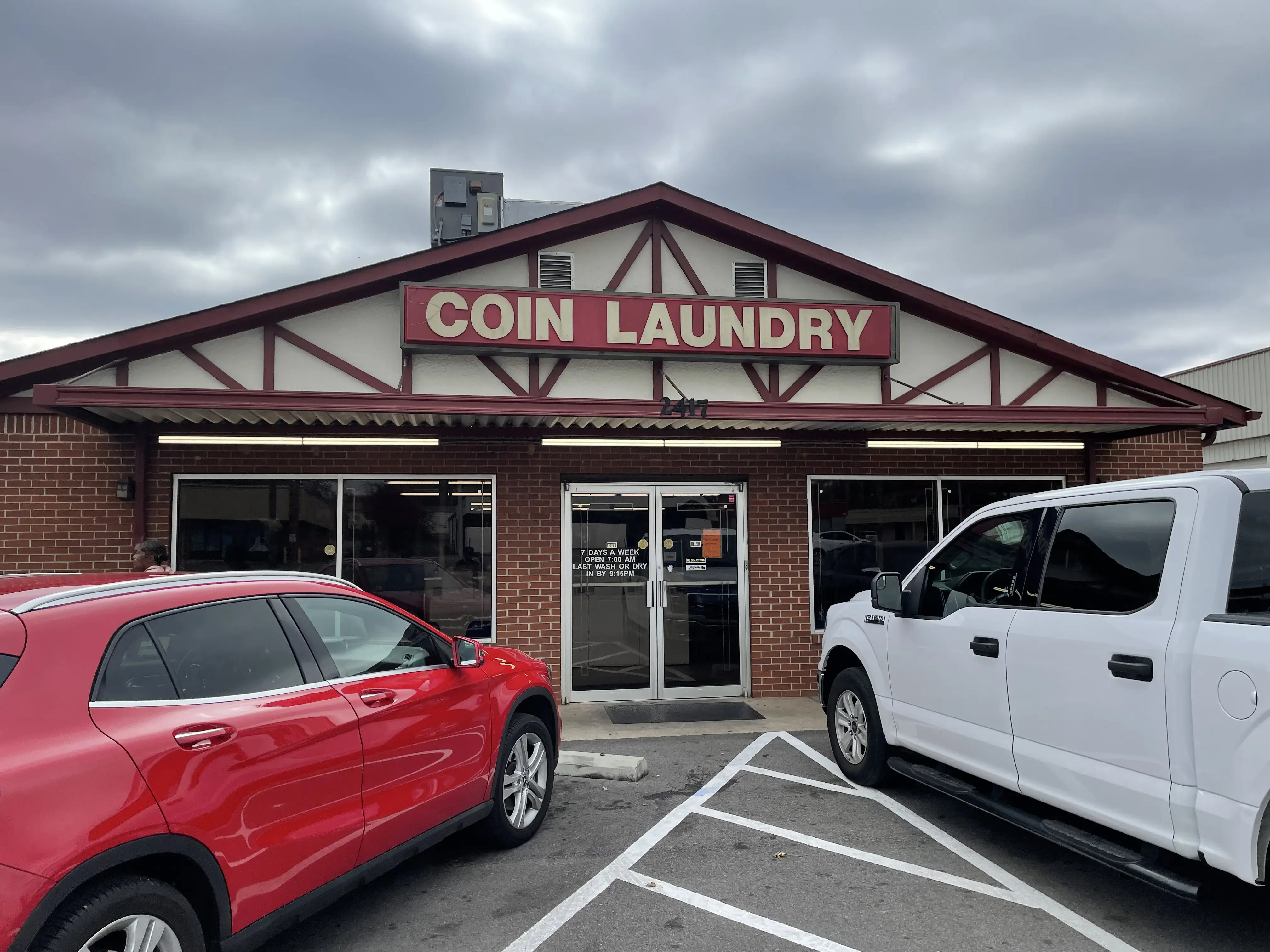 Super Kleen Laundromat - Image 3