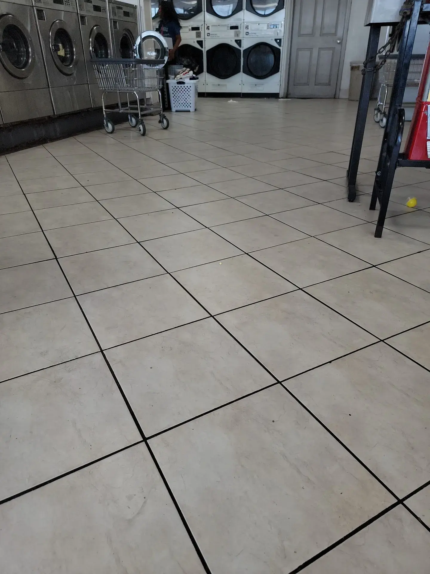 Super Laundromat - Image 5