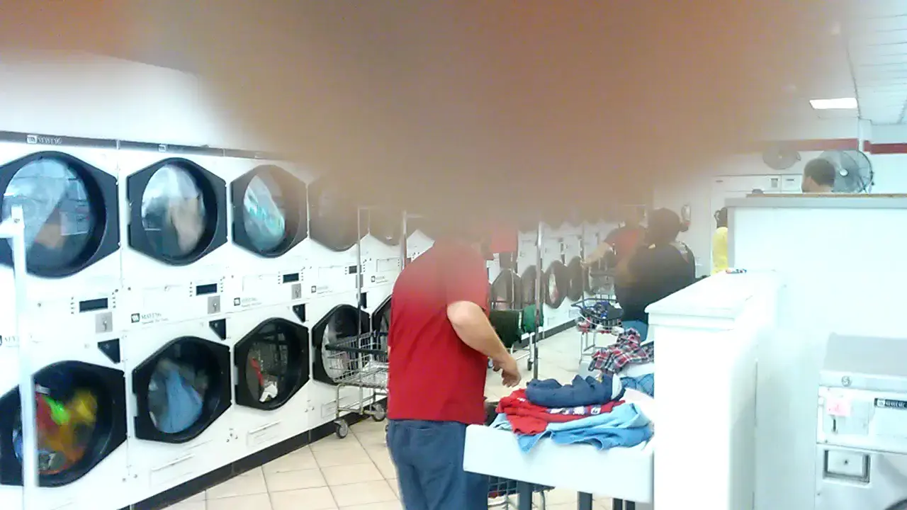 Super Laundromat - Image 12