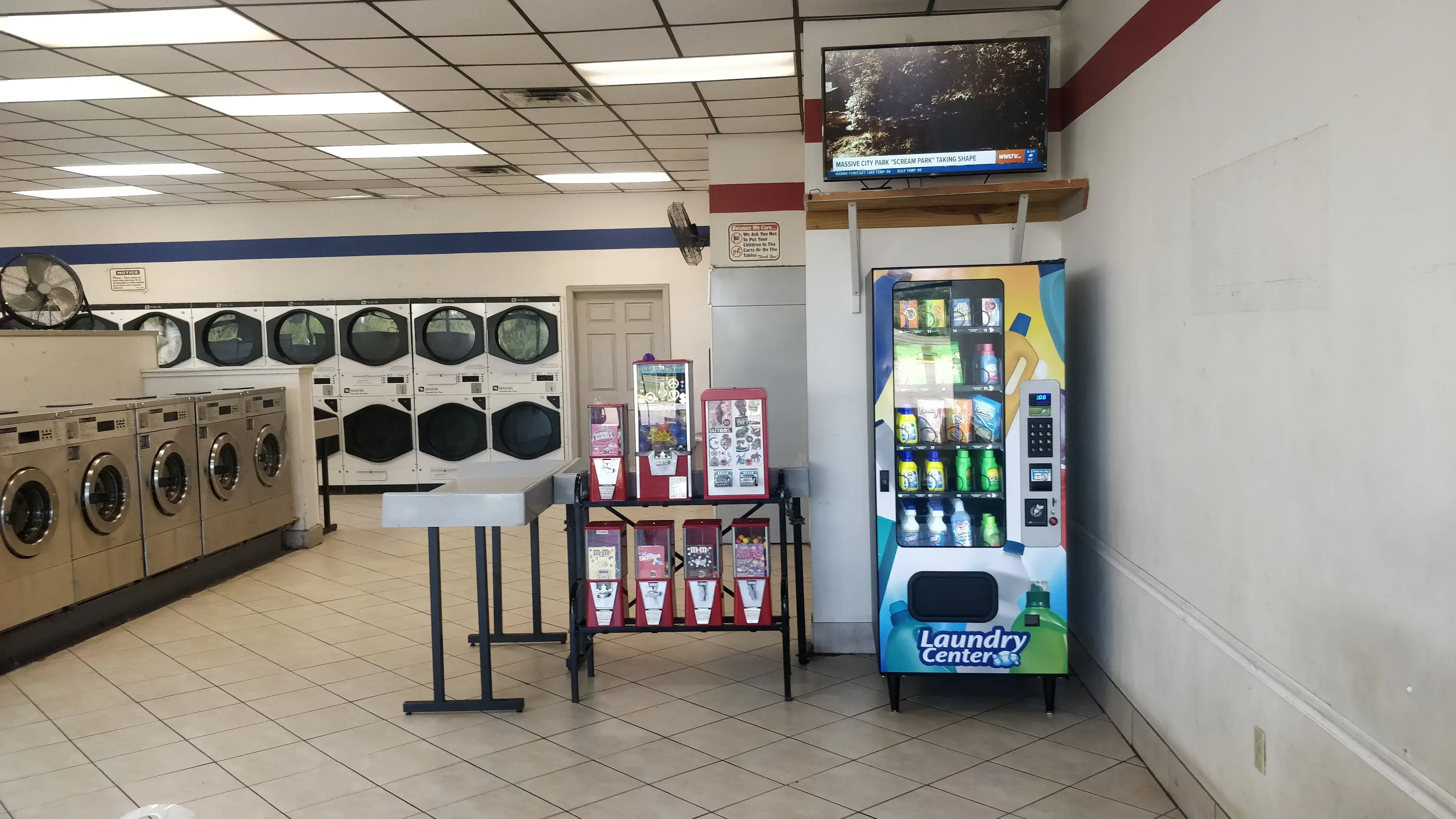 Super Laundromat - Image 11