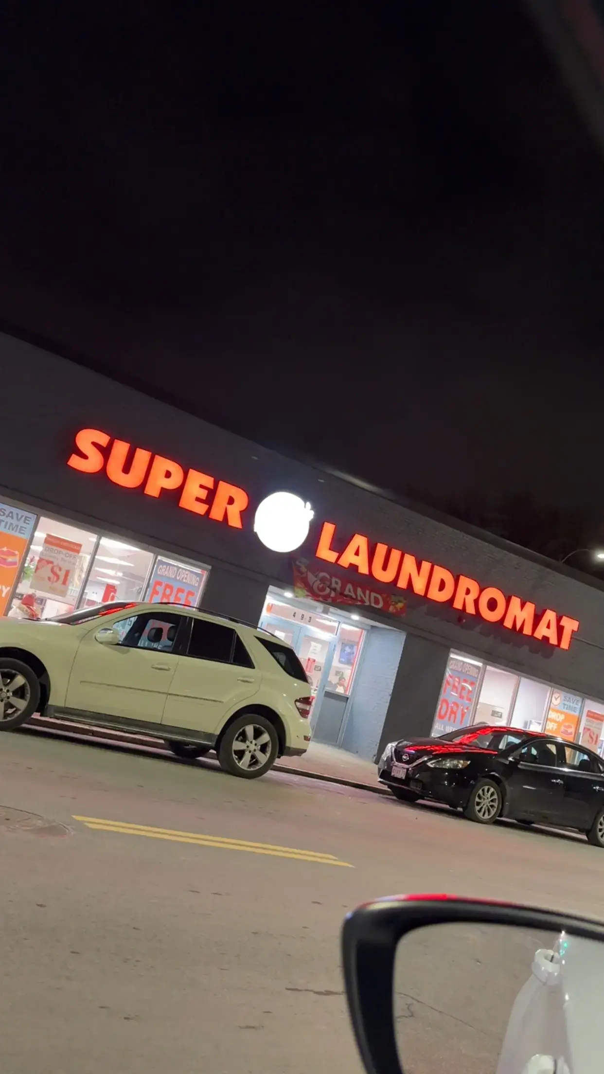 Super Laundromat - Image 13