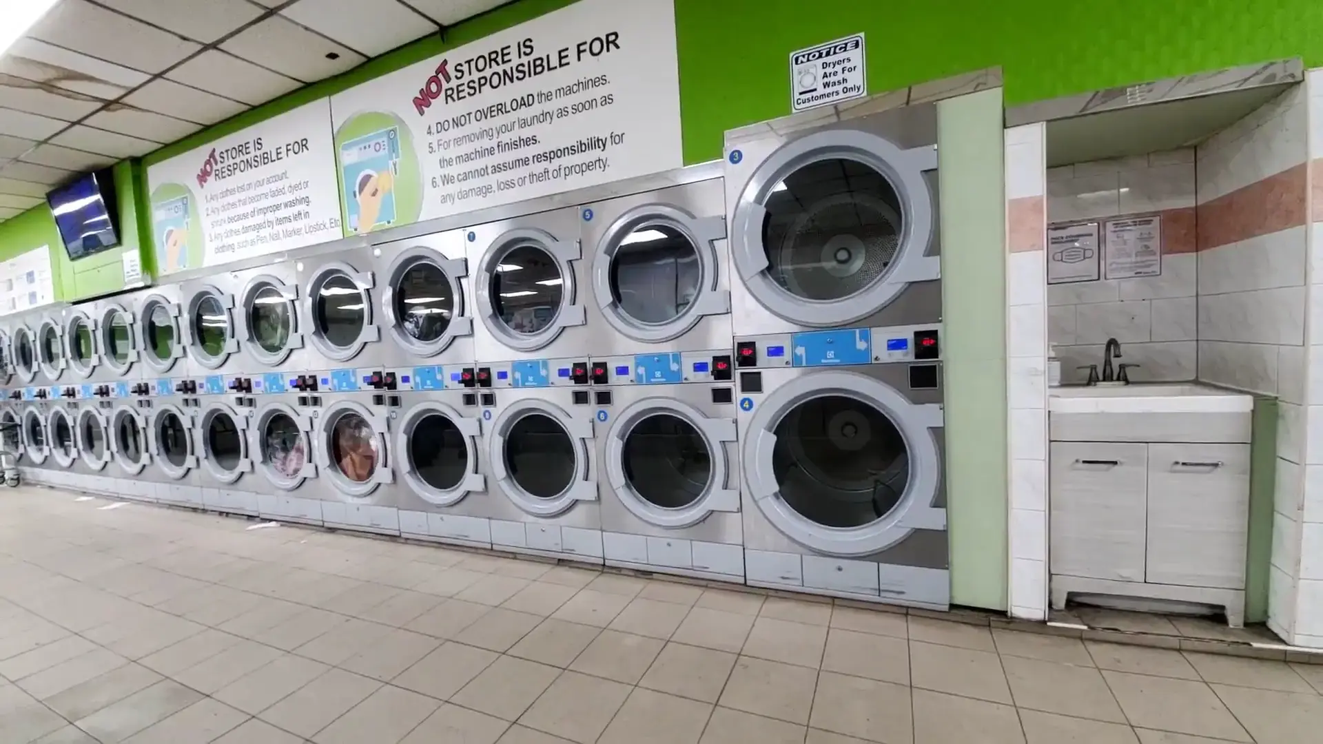 Super Laundromat - Image 2