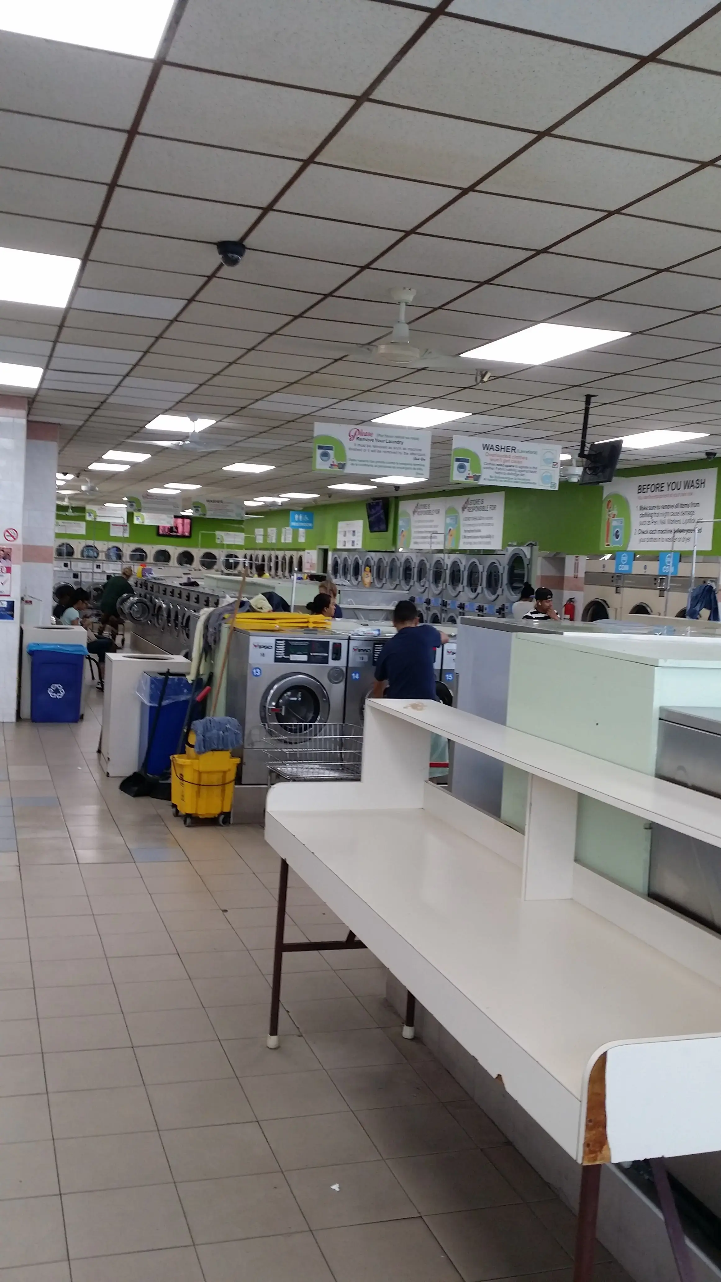 Super Laundromat - Image 10