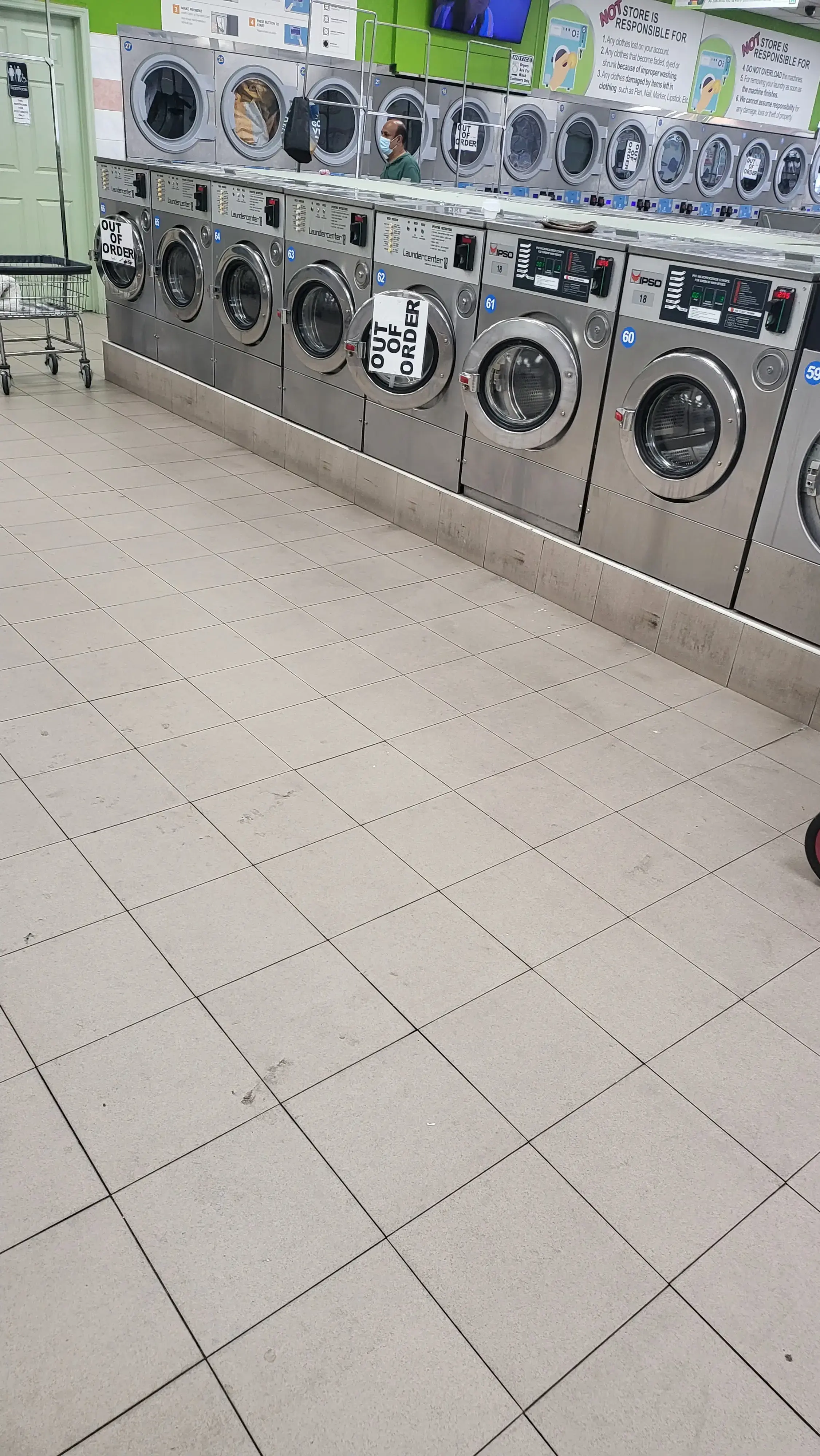 Super Laundromat - Image 17