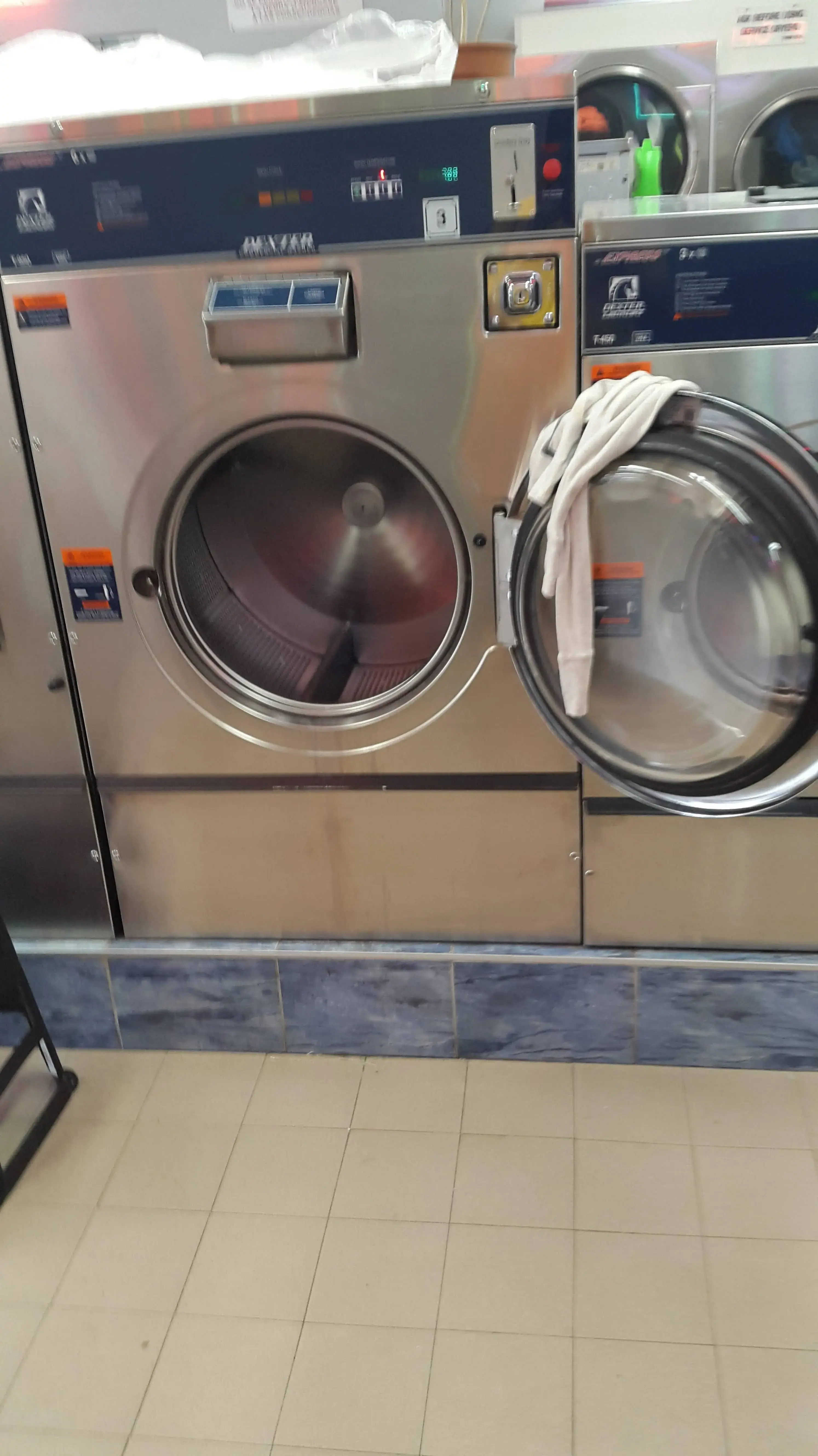 Super Laundry of Glen Cove Inc - Image 16