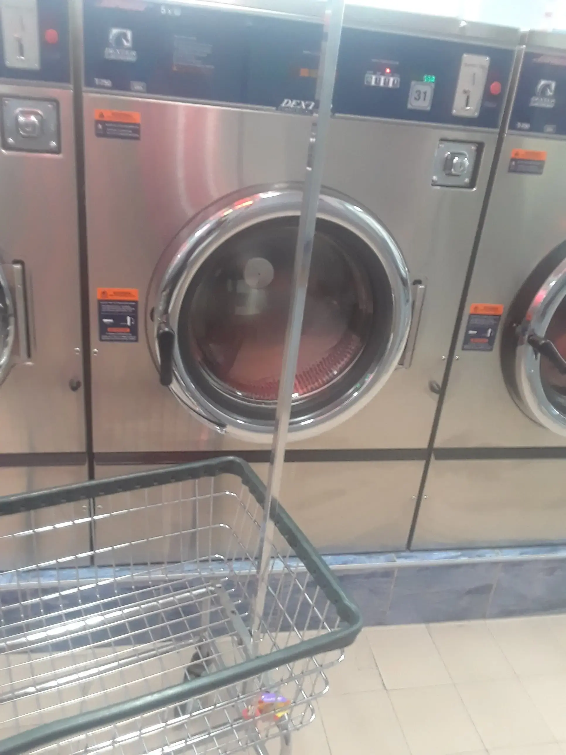 Super Laundry of Glen Cove Inc thumbnail 17