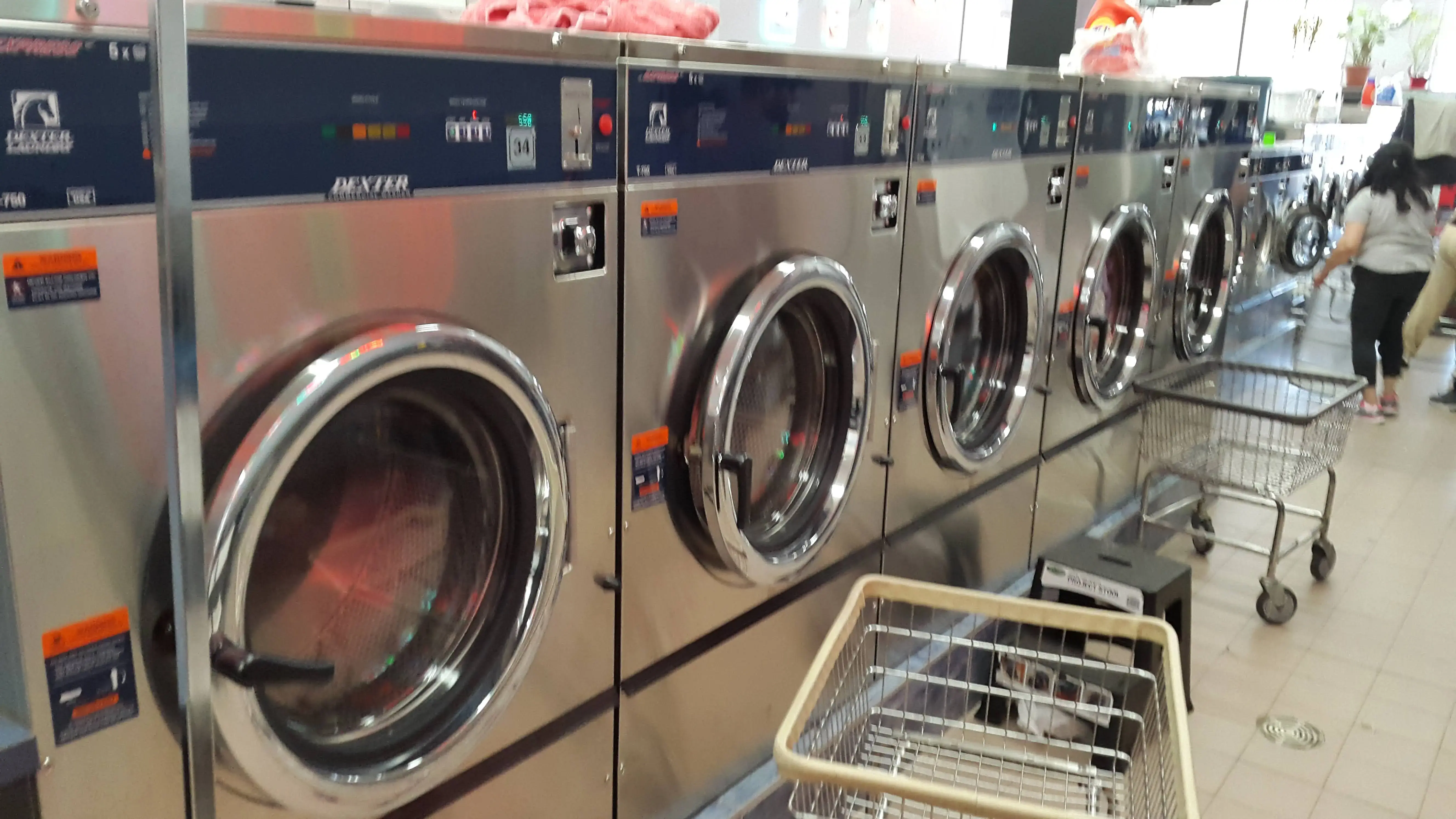 Super Laundry of Glen Cove Inc - Image 12
