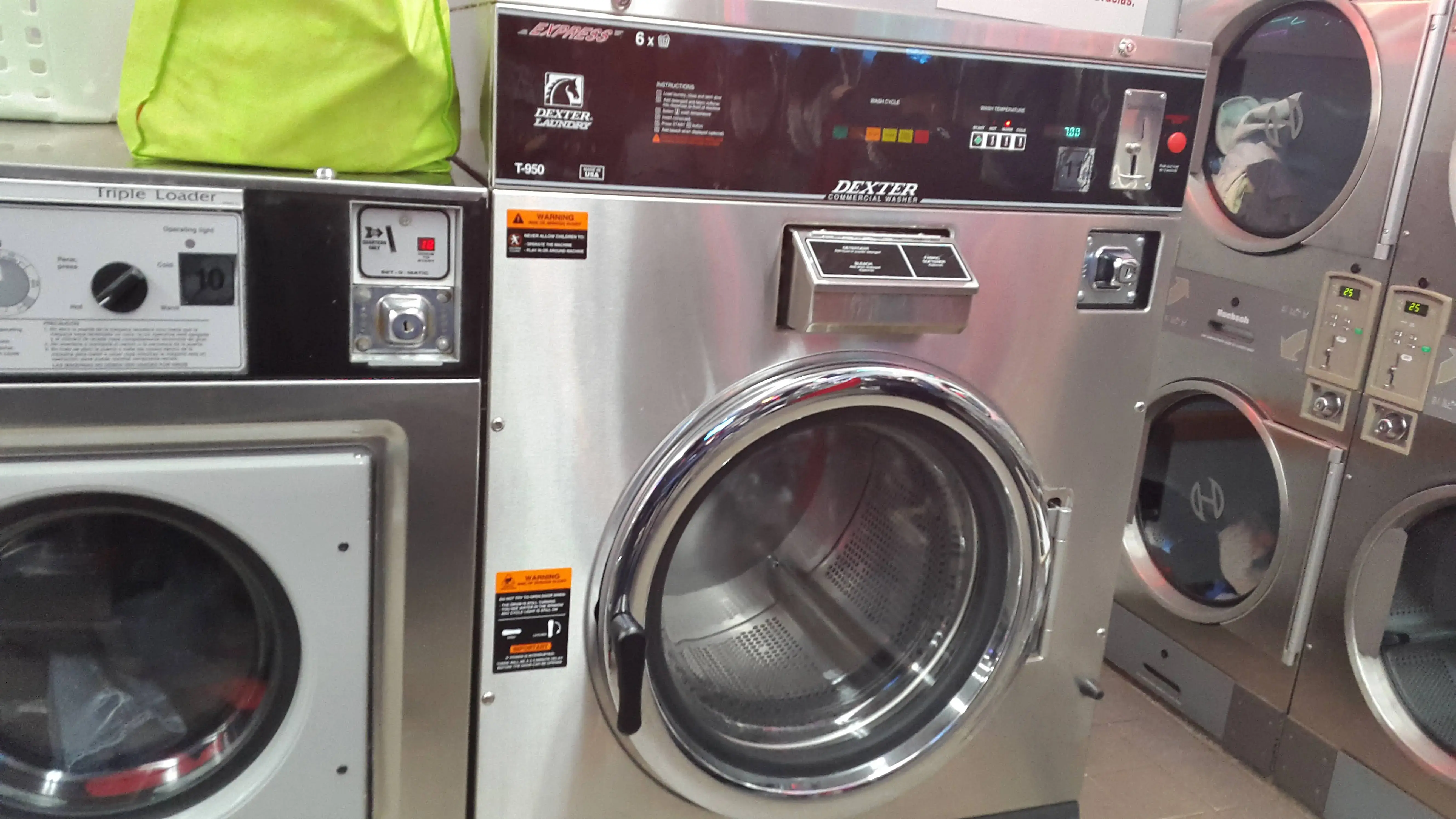 Super Laundry of Glen Cove Inc thumbnail 13