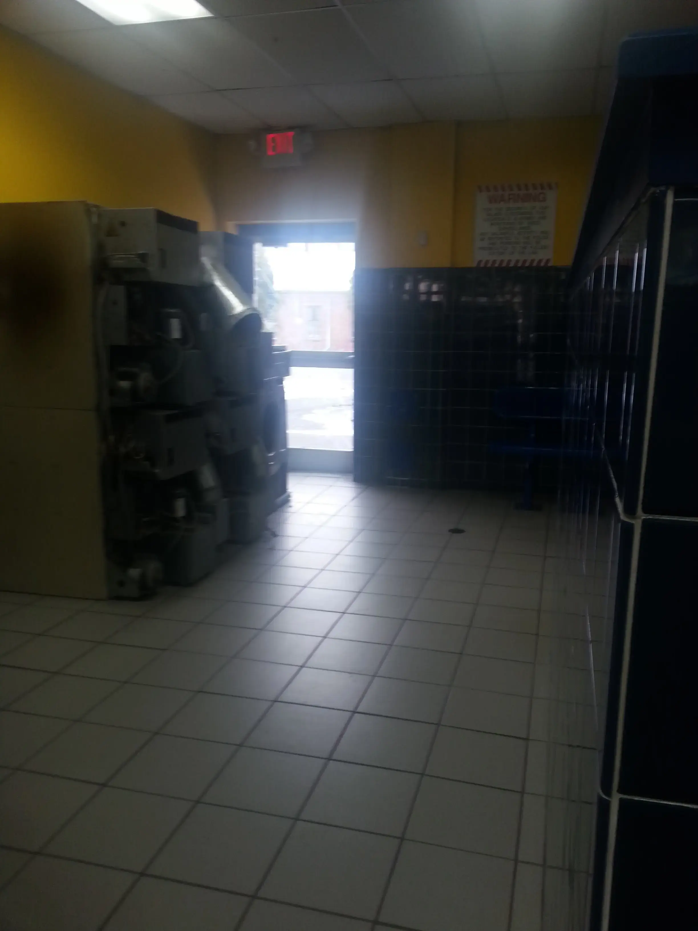 Super Saver Free Dry Laundromat thumbnail 17