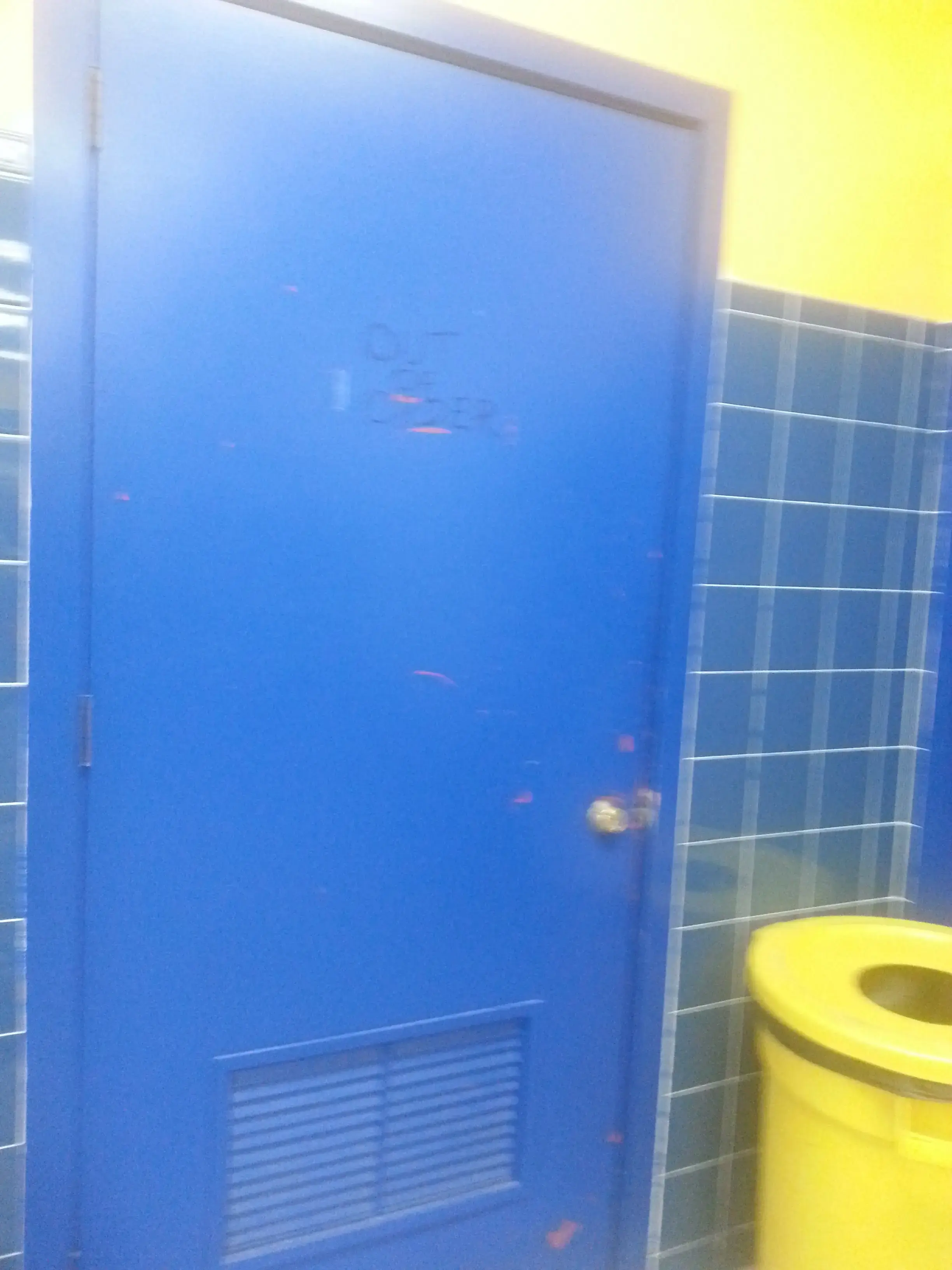 Super Saver Free Dry Laundromat - Image 12