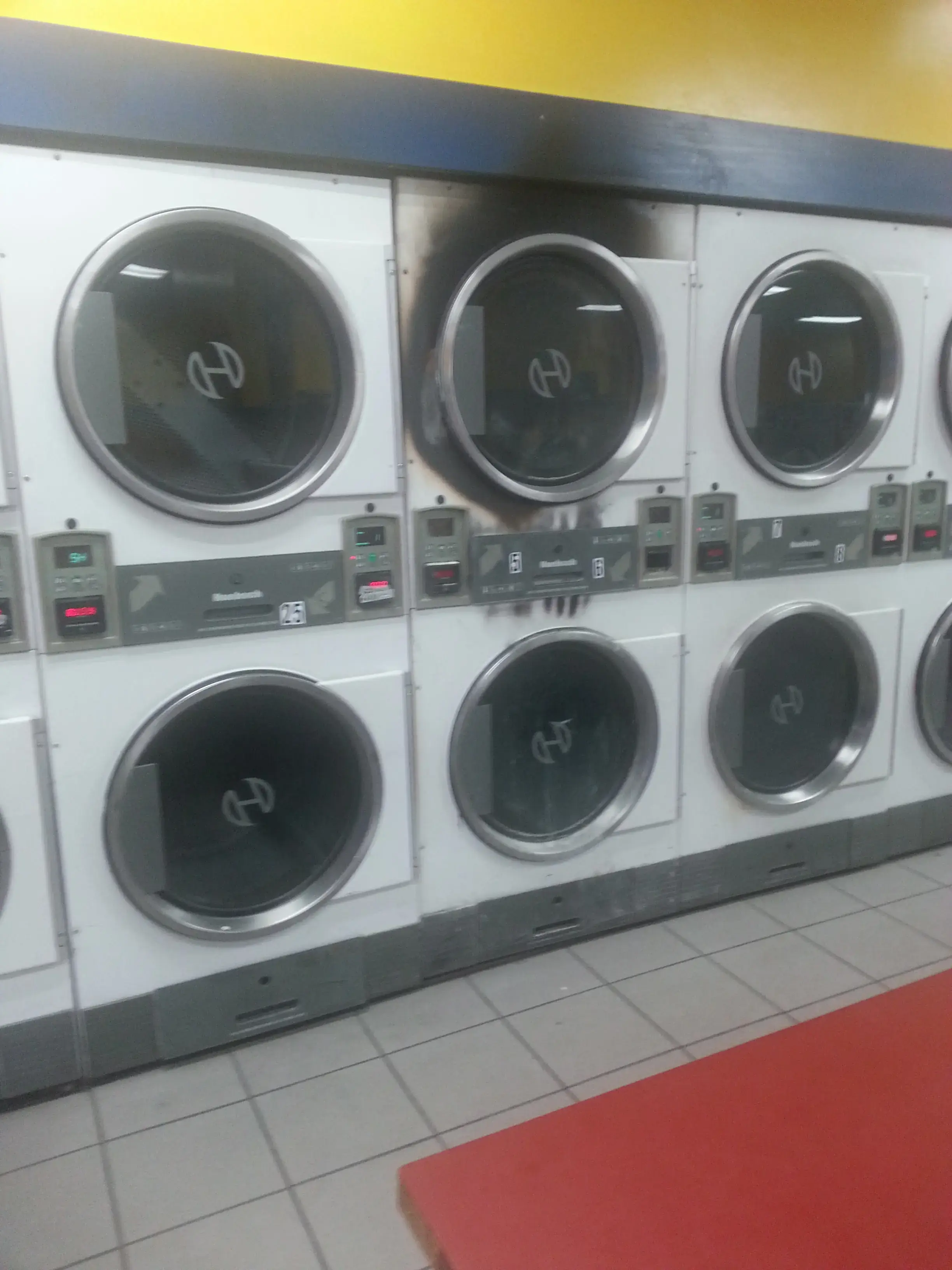 Super Saver Free Dry Laundromat thumbnail 20