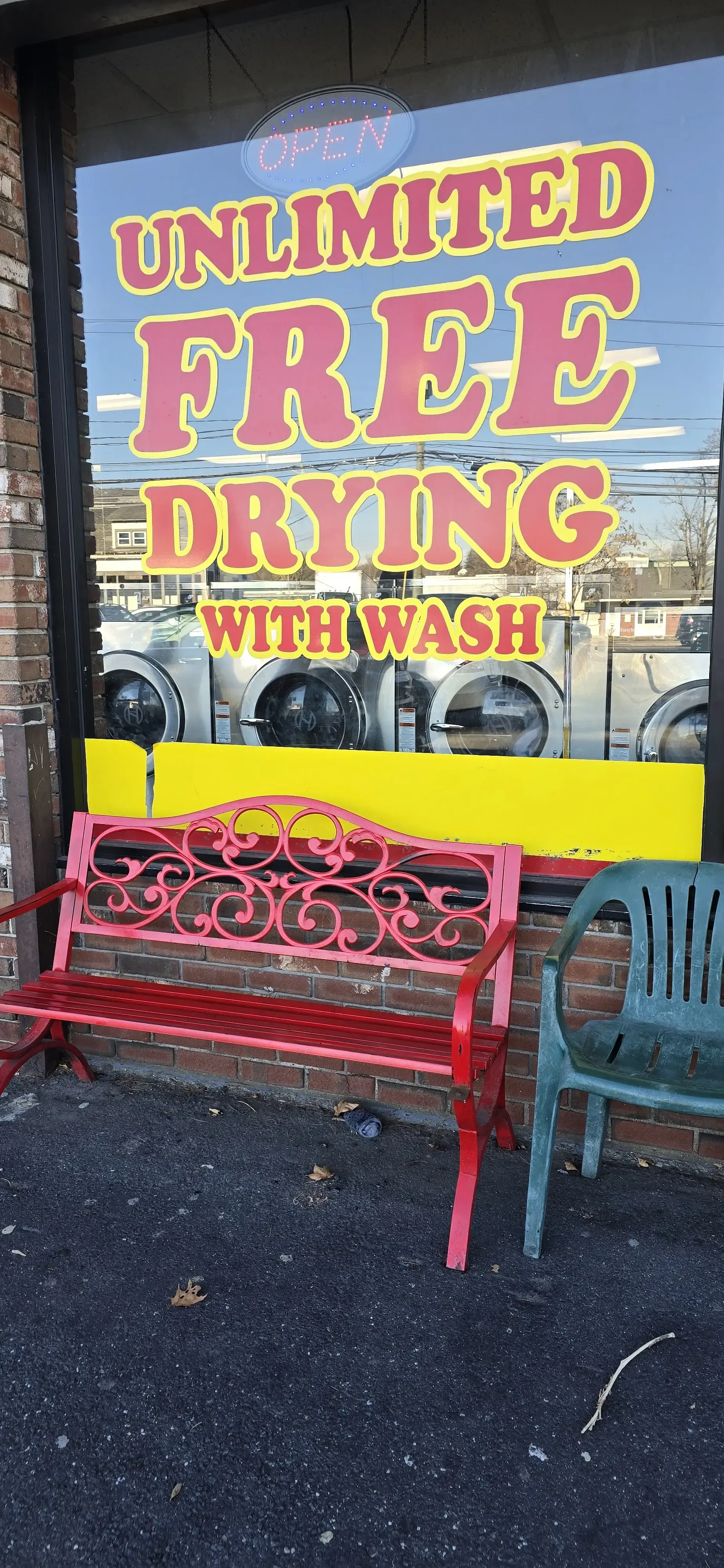 Super Saver Free Dry Laundromat Danbury - Image 11