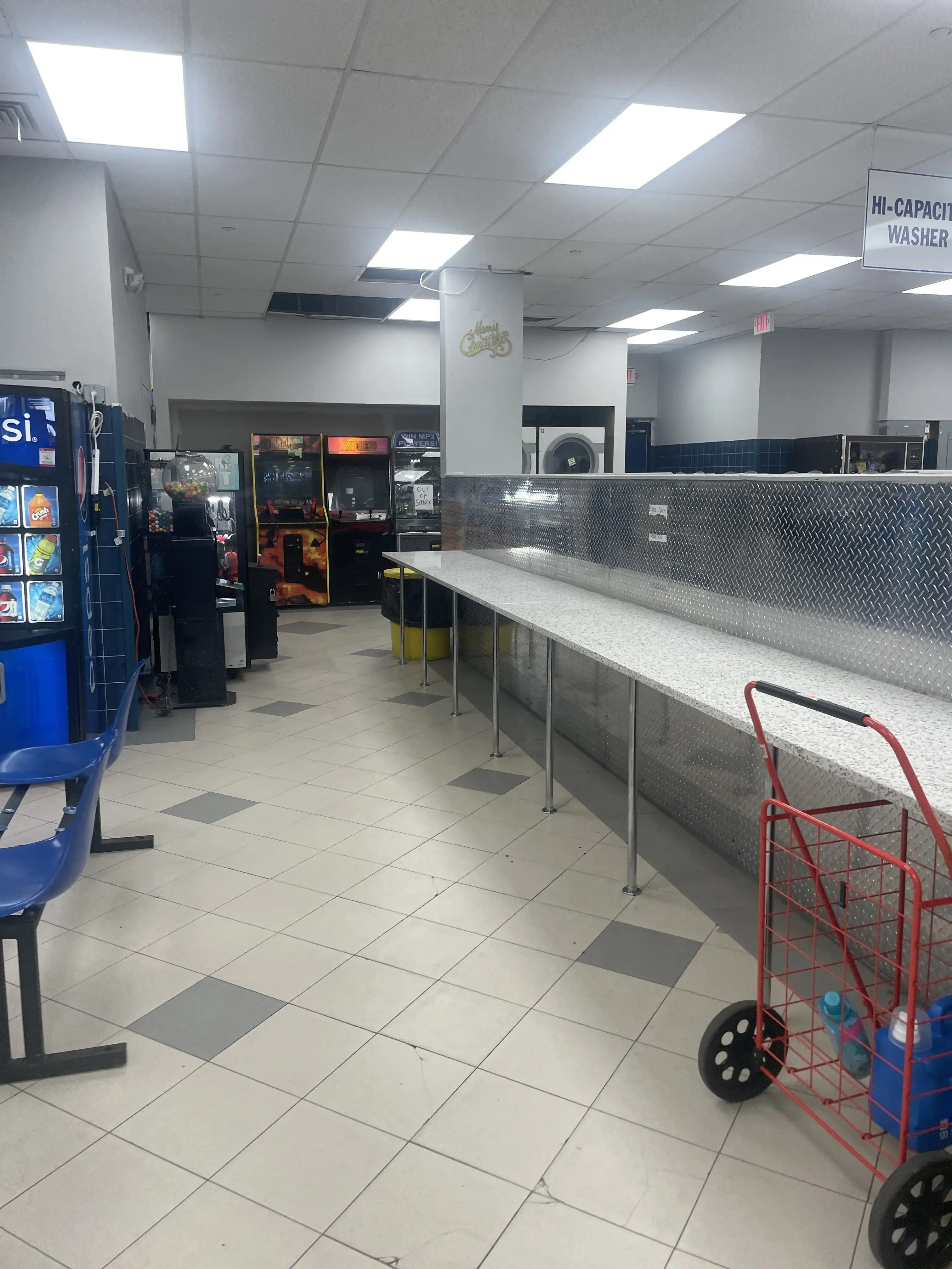 Super Saver Free Dry Laundromat thumbnail 14