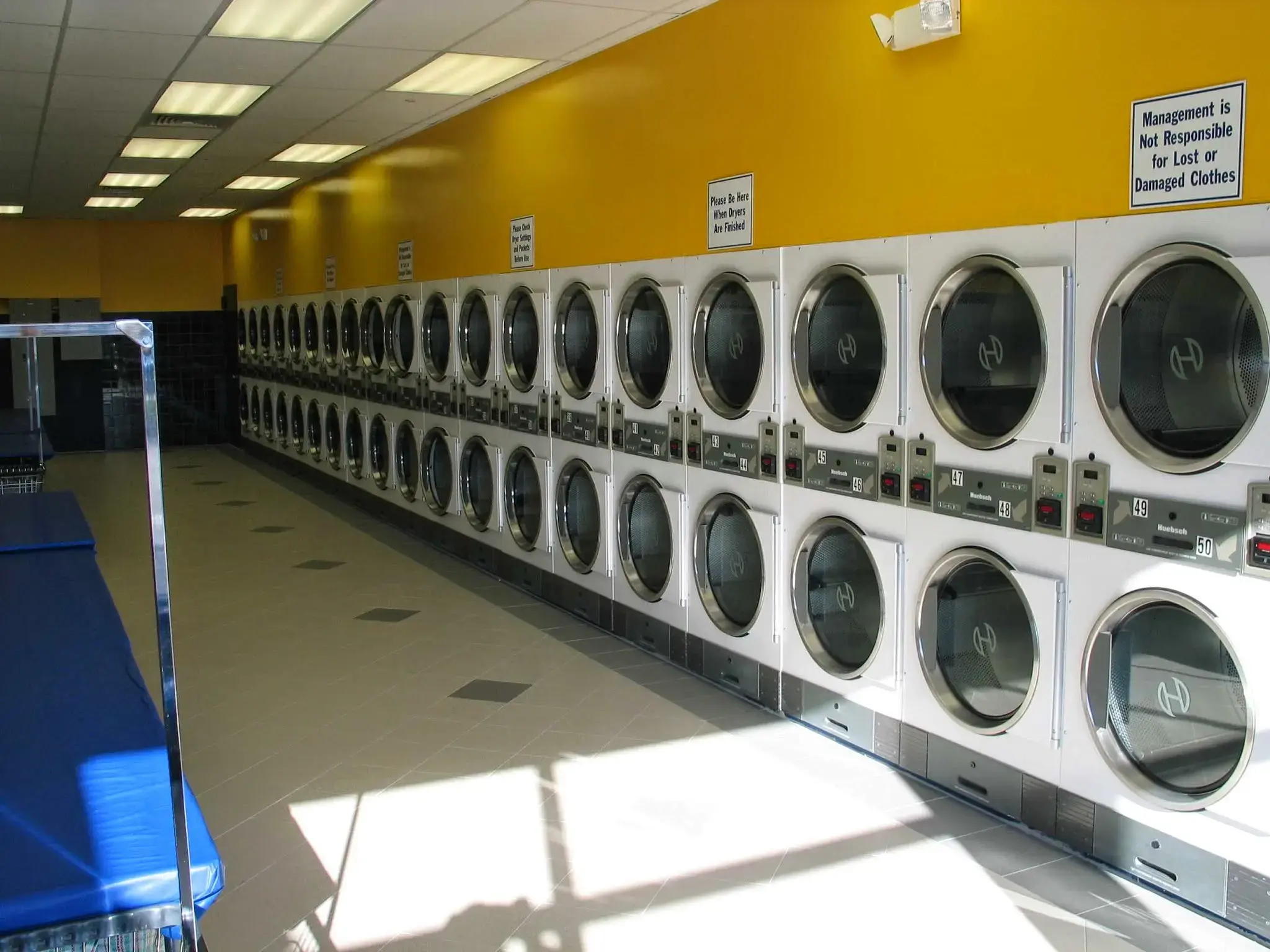 Super Saver Free Dry Laundromat - Image 18
