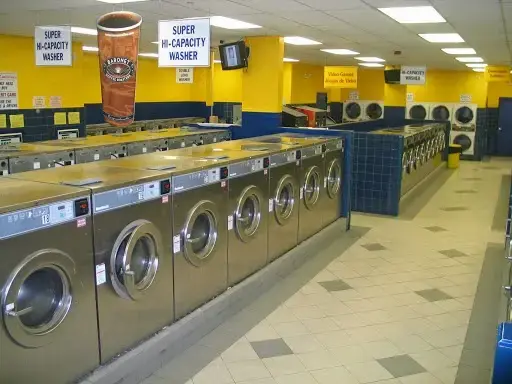 Super Saver Free Dry Laundromat - Image 19