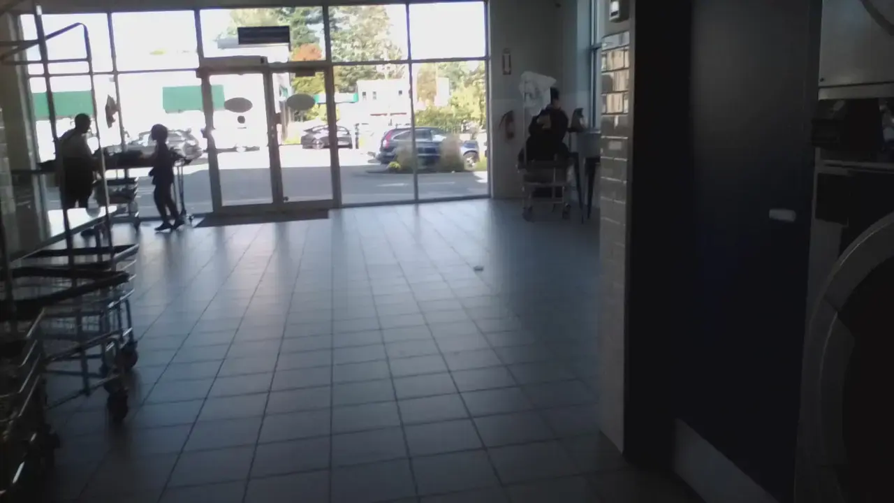 Super Saver Free Dry Laundromat thumbnail 18