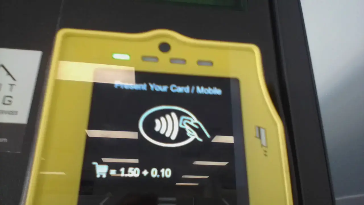 Super Saver Free Dry Laundromat - Image 19