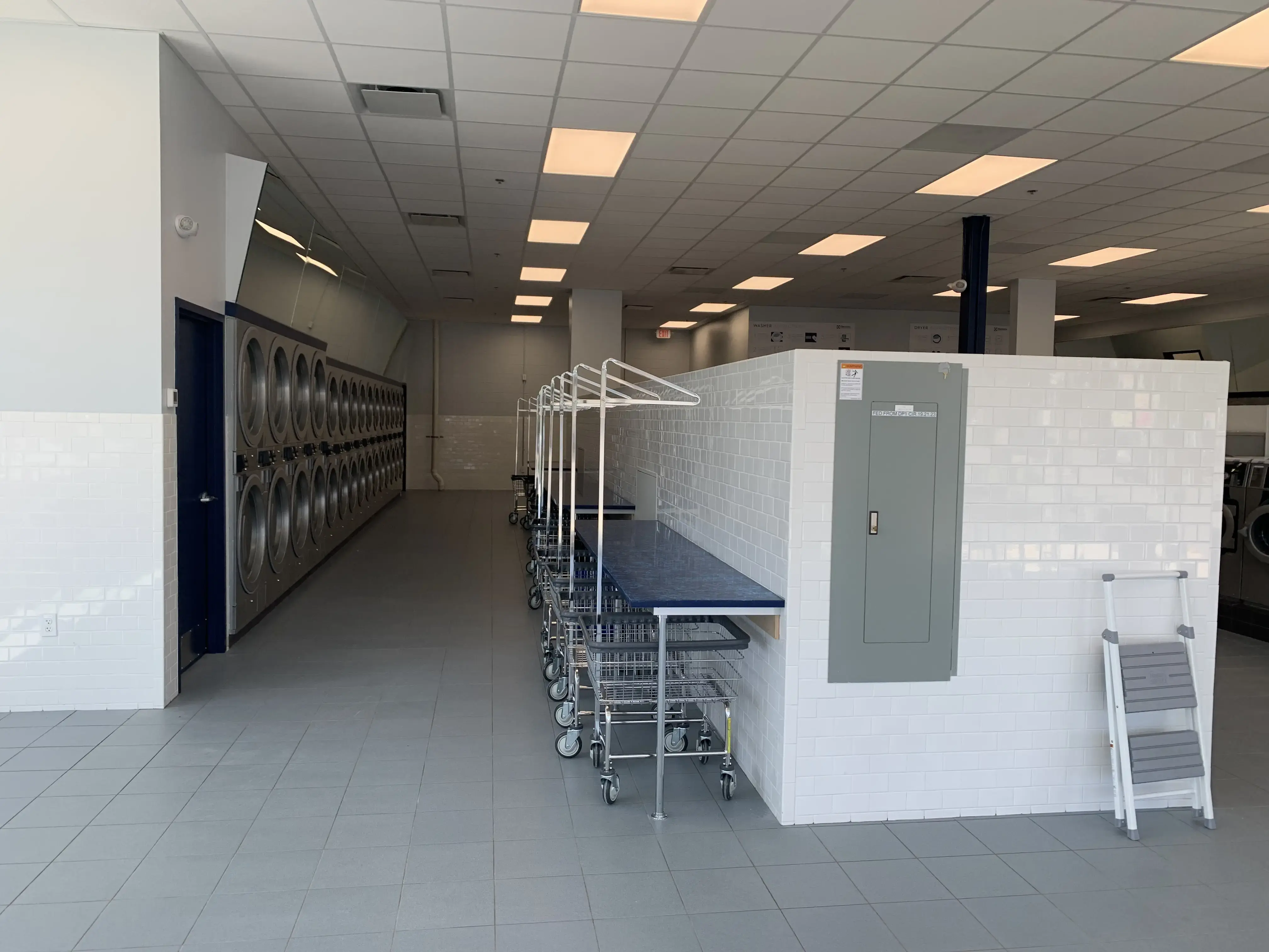 Super Saver Free Dry Laundromat - Image 10