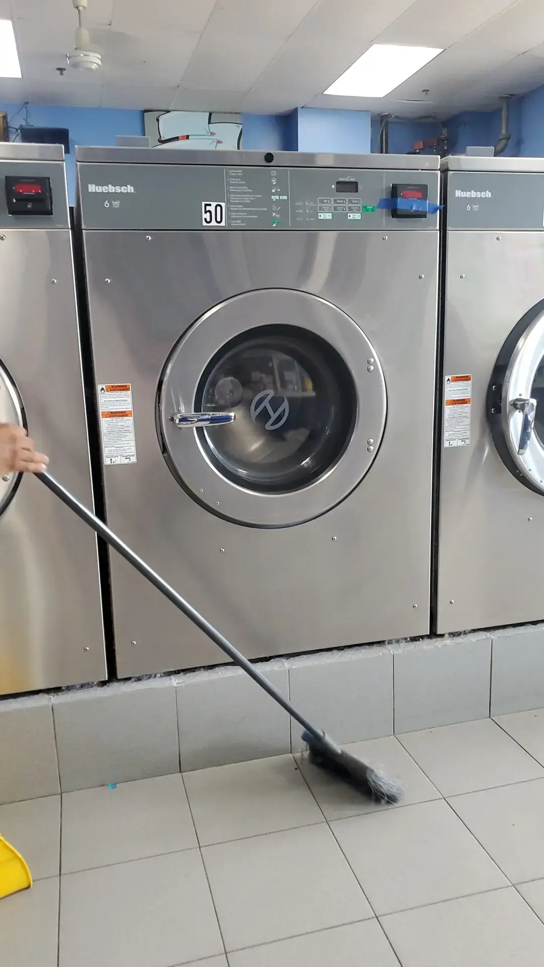 Super Saver Free Dry Laundromat thumbnail 12