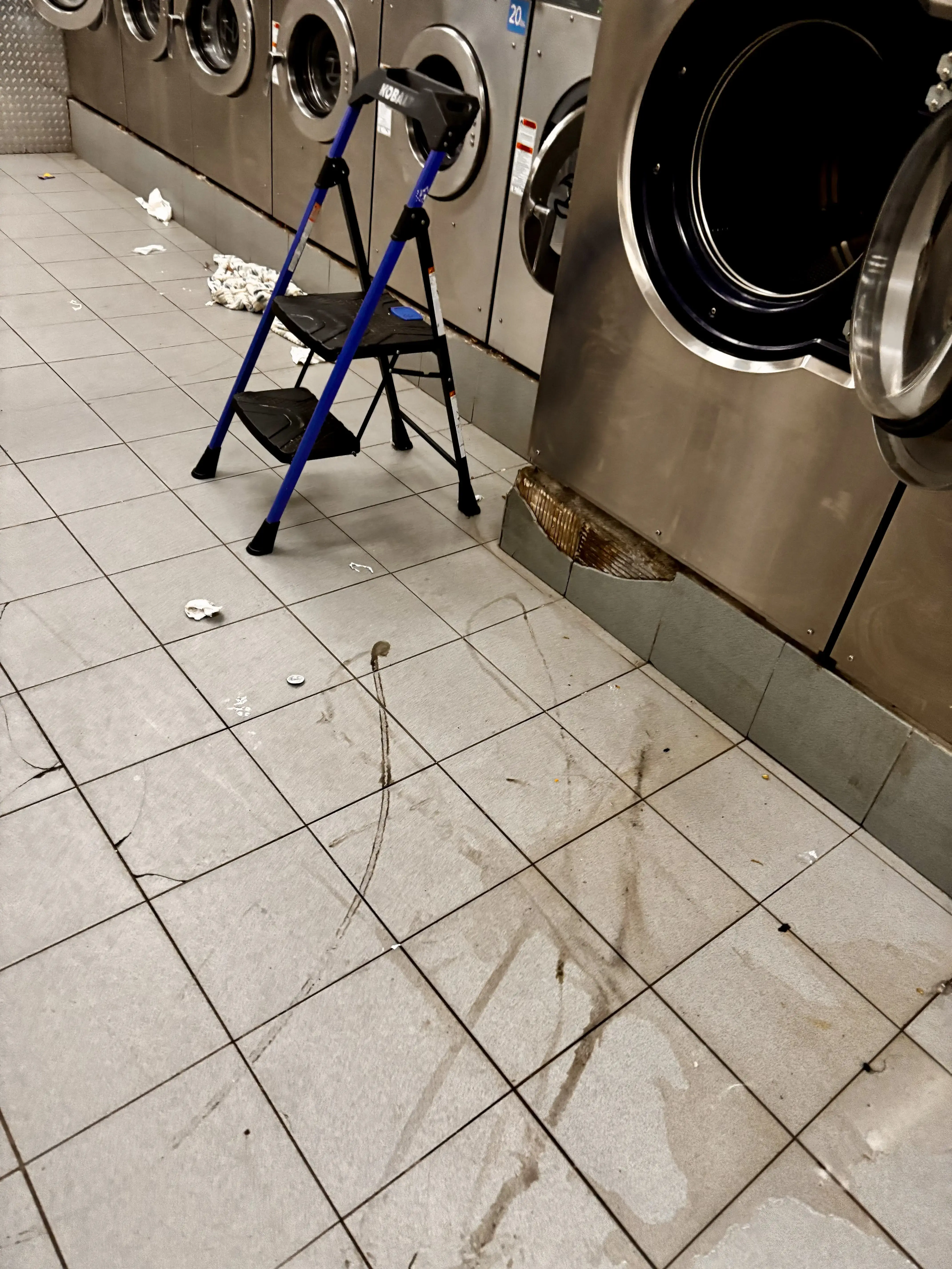 Super Saver Free Dry Laundromat thumbnail 5