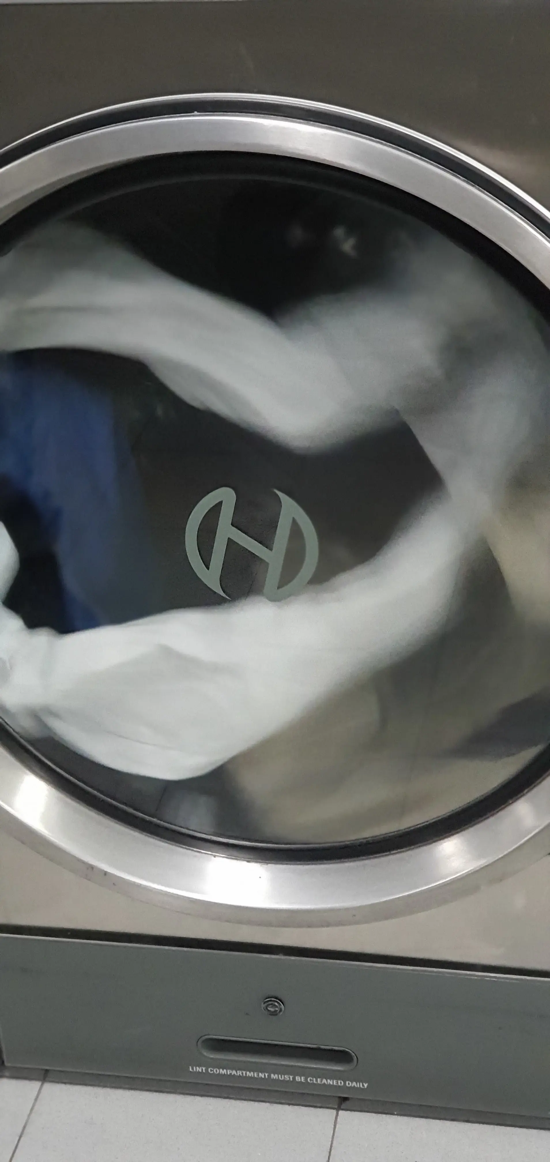 Super Saver Free Dry Laundromat thumbnail 11