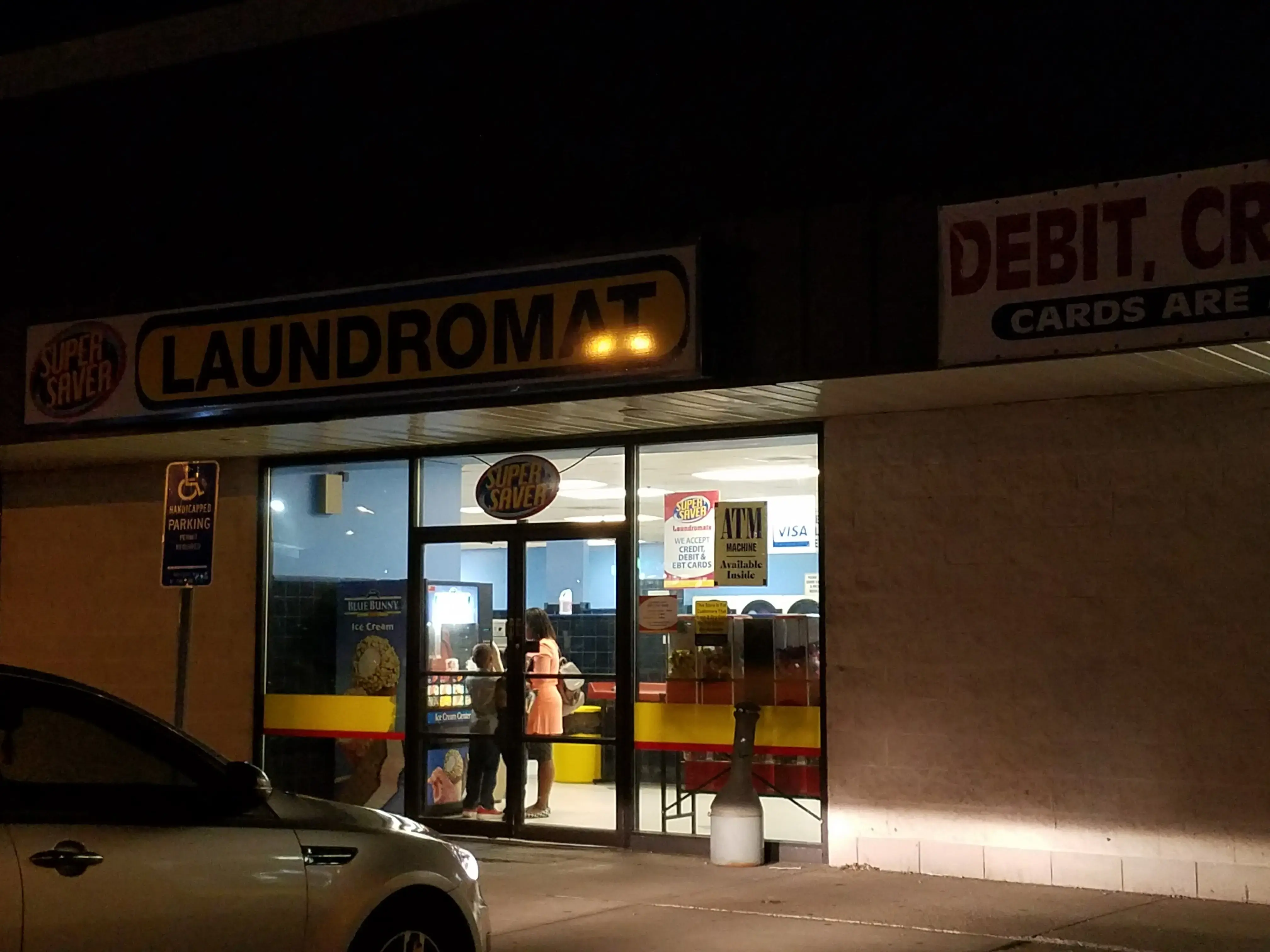 Super Saver Free Dry Laundromat - Image 12