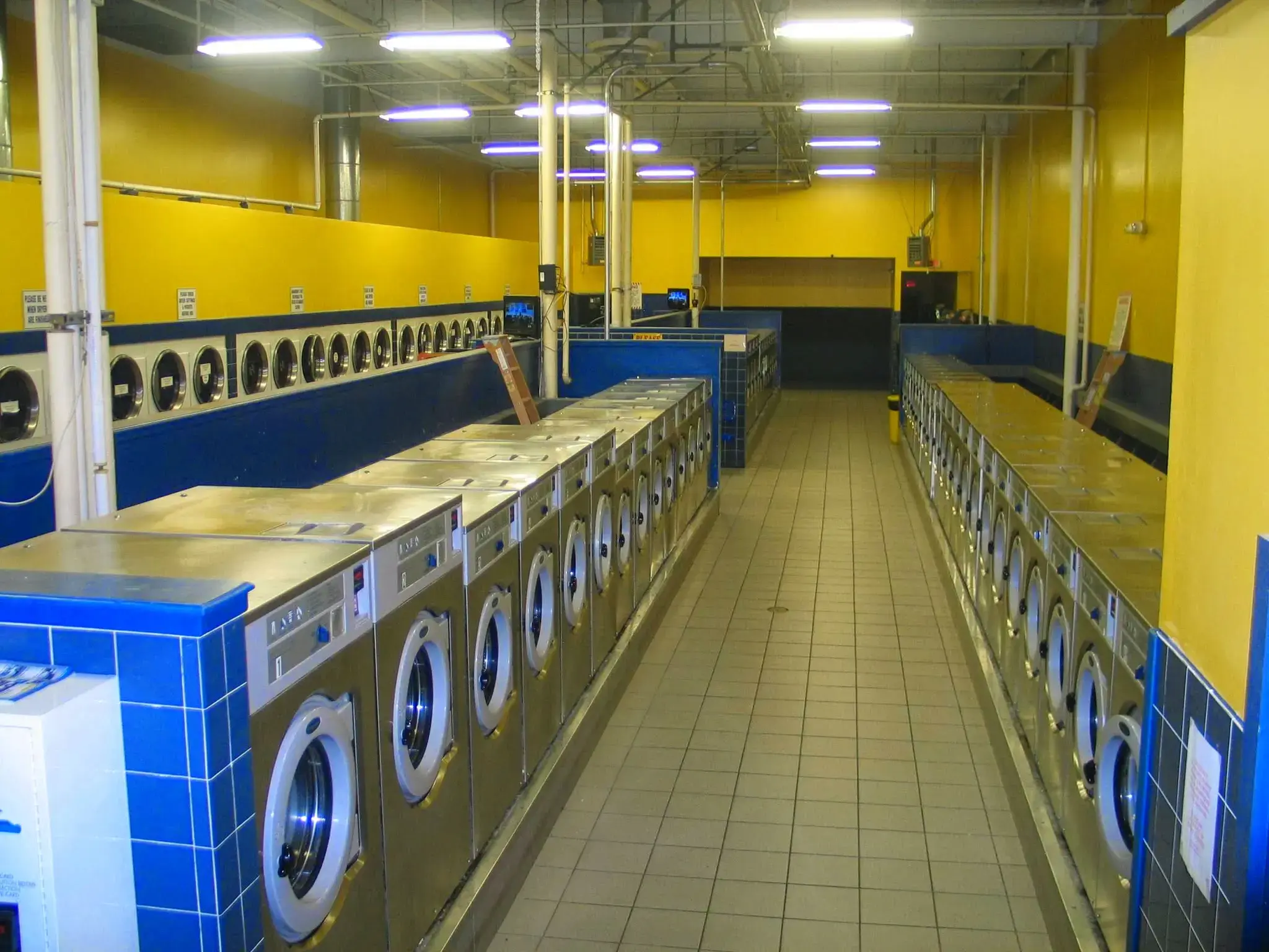 Super Saver Free Dry Laundromat - Image 6