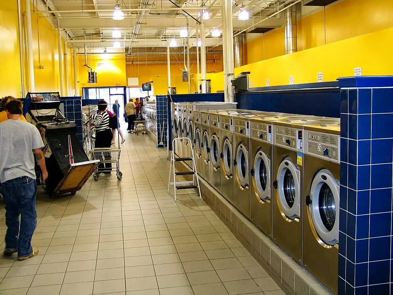 Super Saver Free Dry Laundromat thumbnail 5