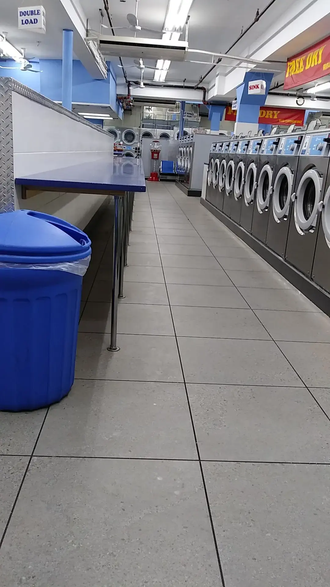 Super Saver Giant Laundromat thumbnail 5