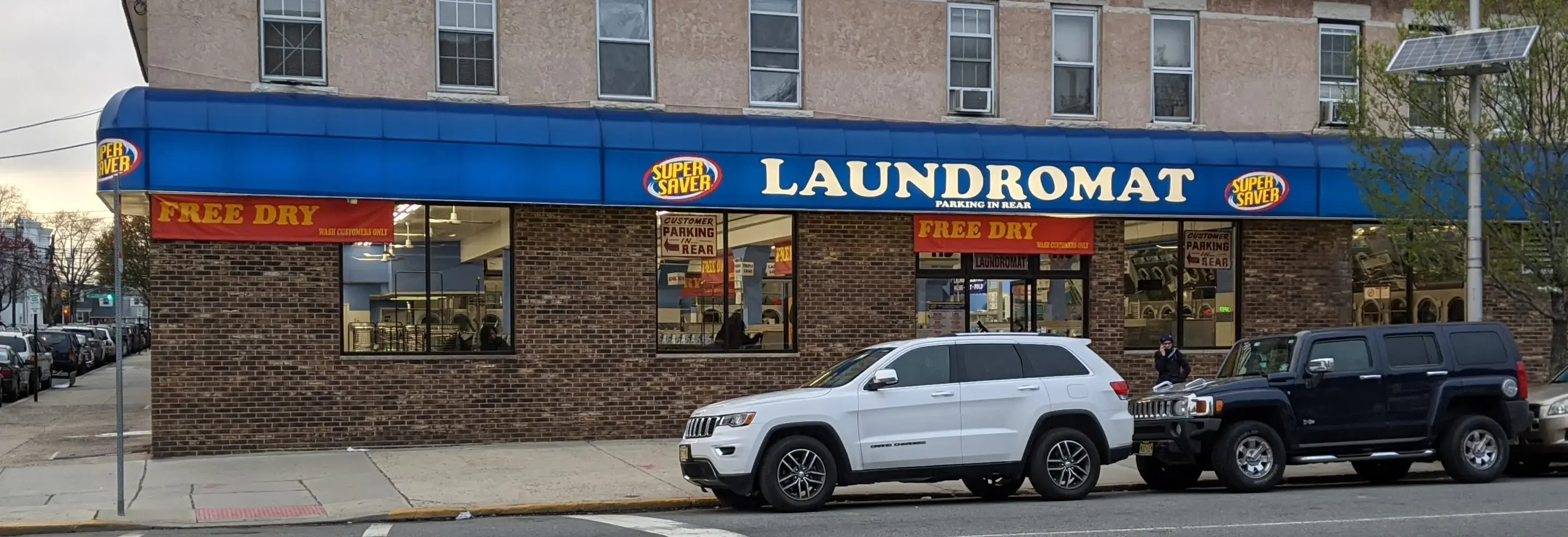 Super Saver Giant Laundromat thumbnail 10